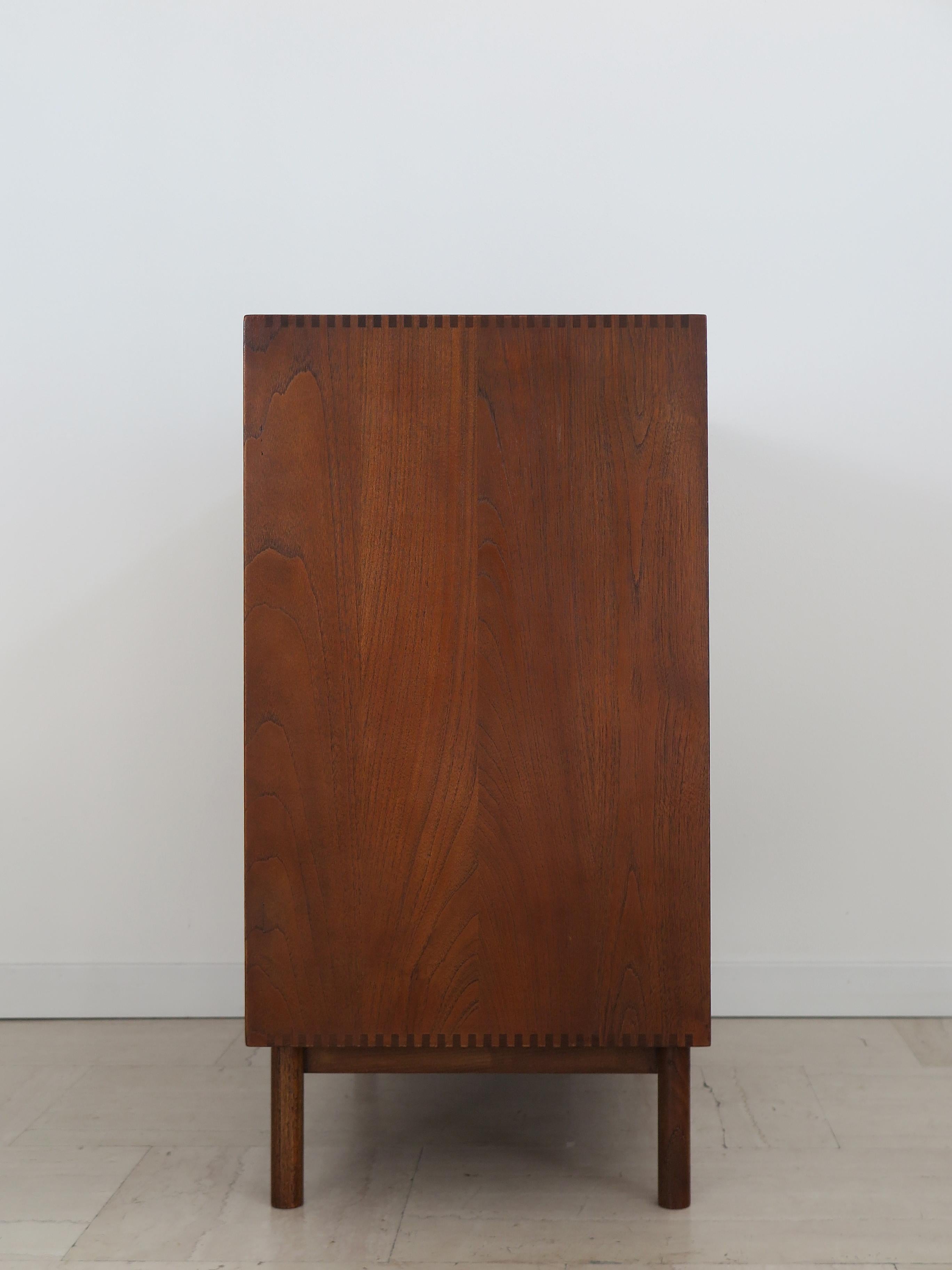 Peter Hvidt & Orla Molgaard Nielsen Scandinavian Wood Cabinet Sidebiard, 1960s In Good Condition For Sale In Reggio Emilia, IT