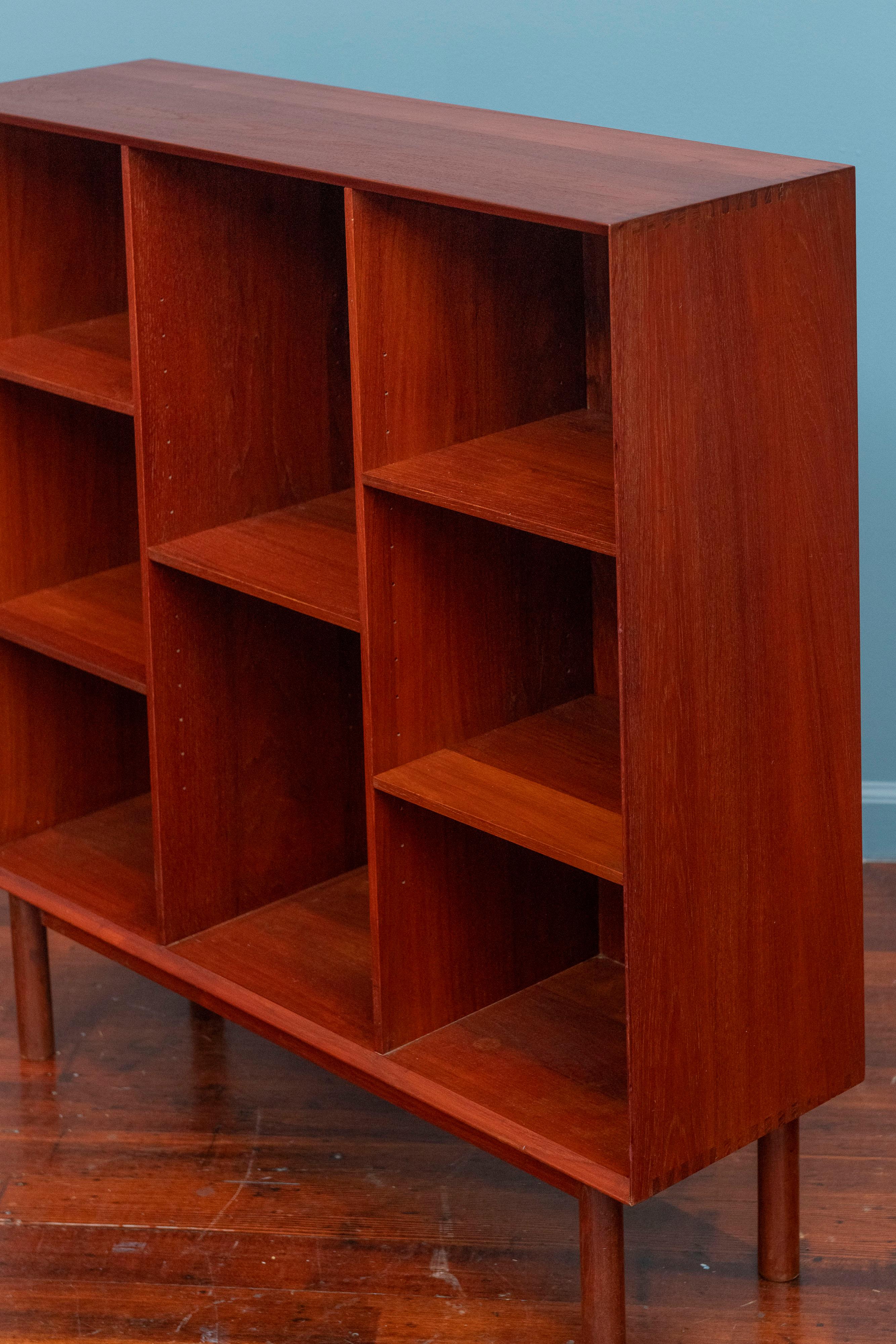 Peter Hvidt & Orla Molgaard Nielsen Series 300 Bookshelf In Good Condition For Sale In San Francisco, CA