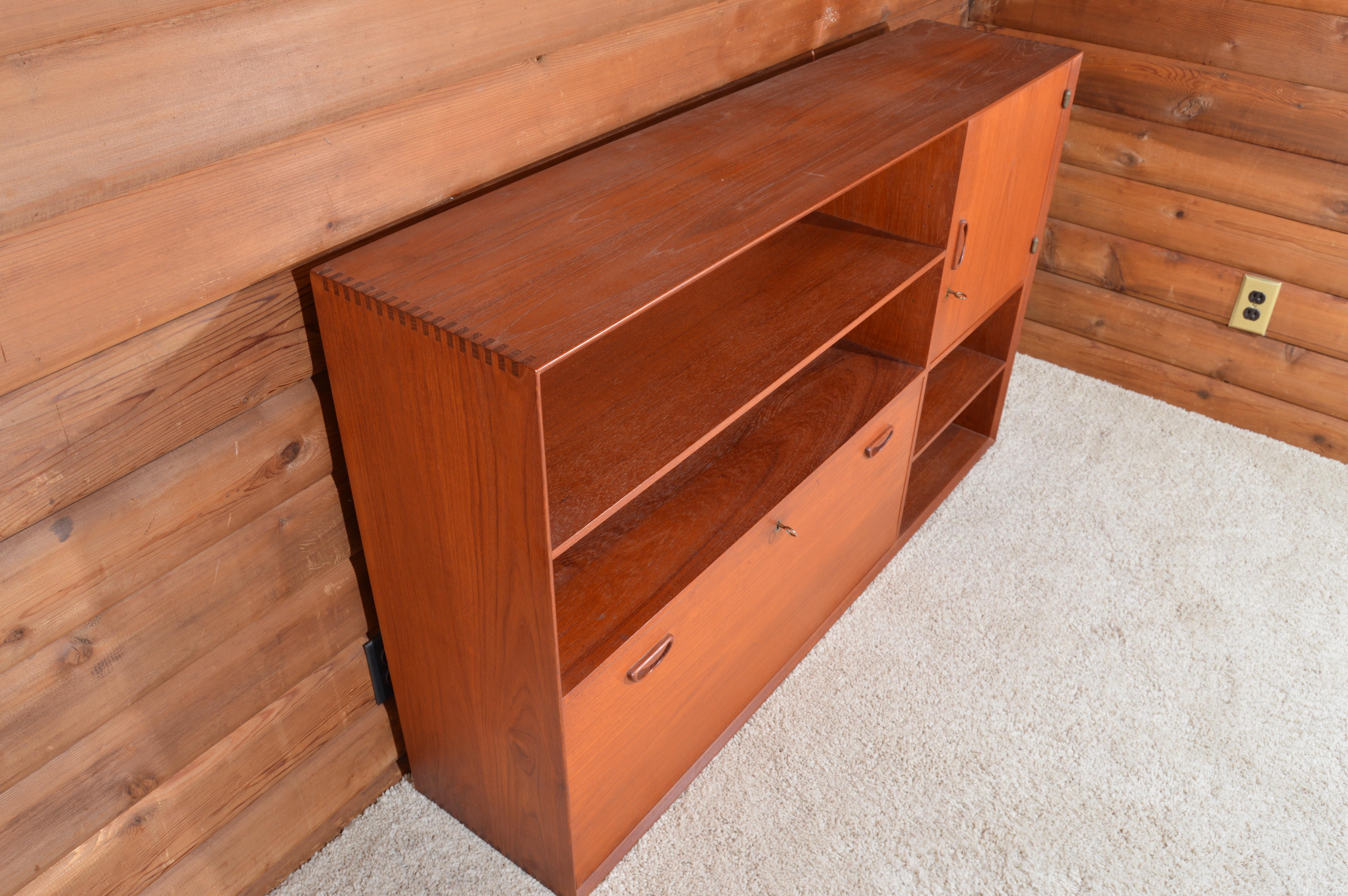 Mid-20th Century Peter Hvidt & Orla Mølgaard-Nielsen Teak Sideboard Hutch