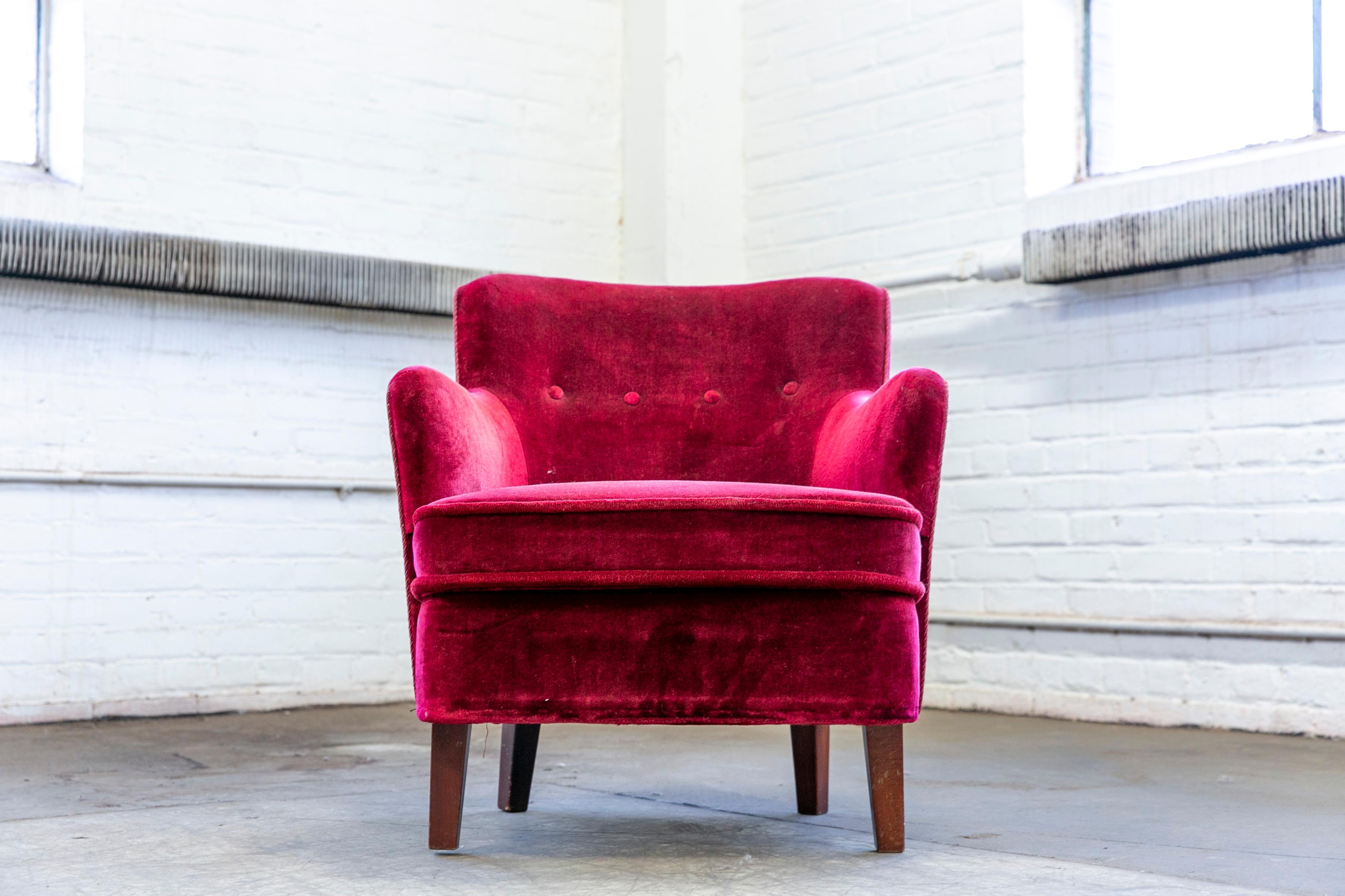 Mid-Century Modern Peter Hvidt Orla Molgaard Style Classic Danish 1950s Lounge Chair