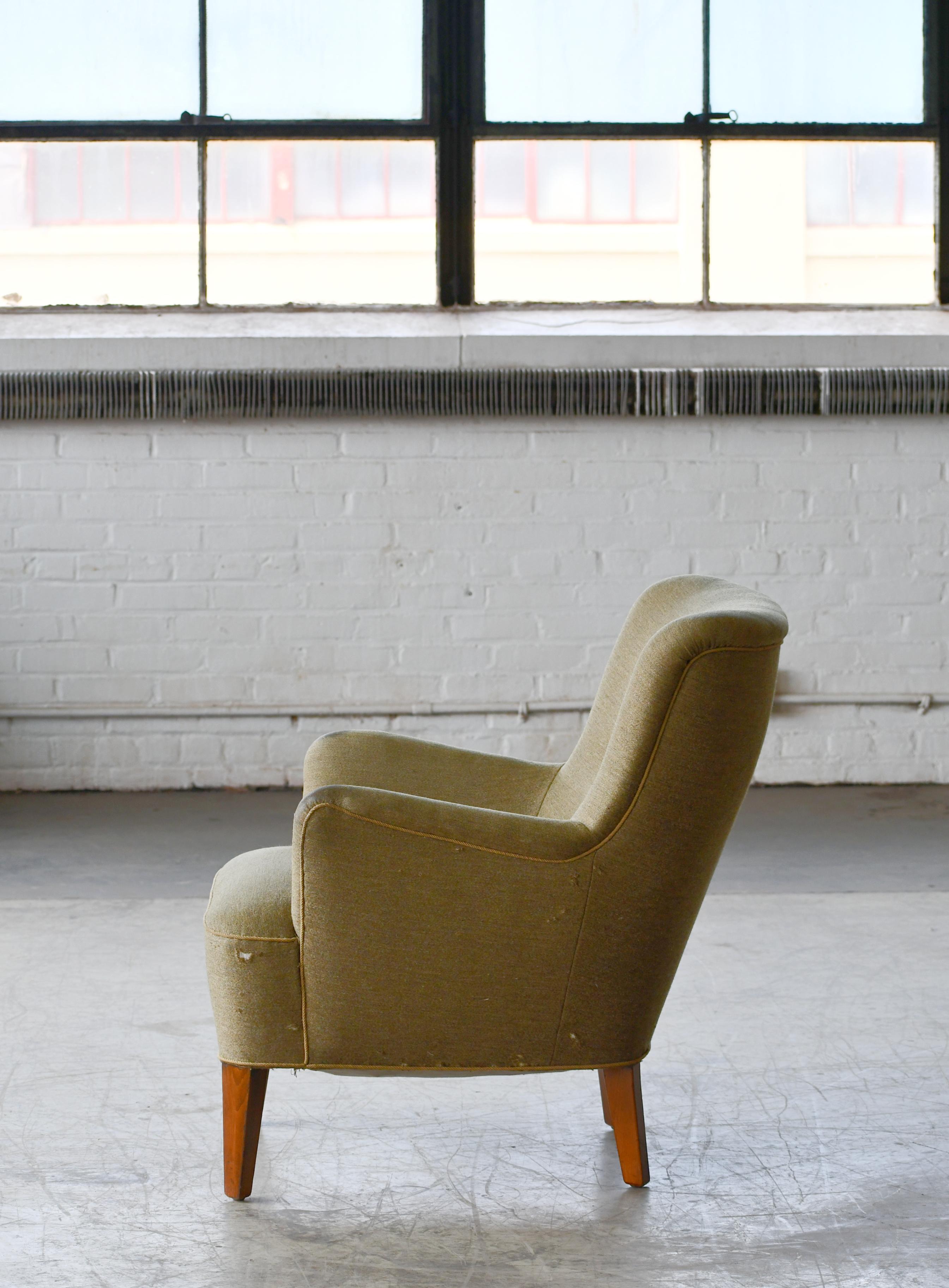 Mid-20th Century Peter Hvidt Orla Molgaard Style Classic Danish 1950s Lounge Chair