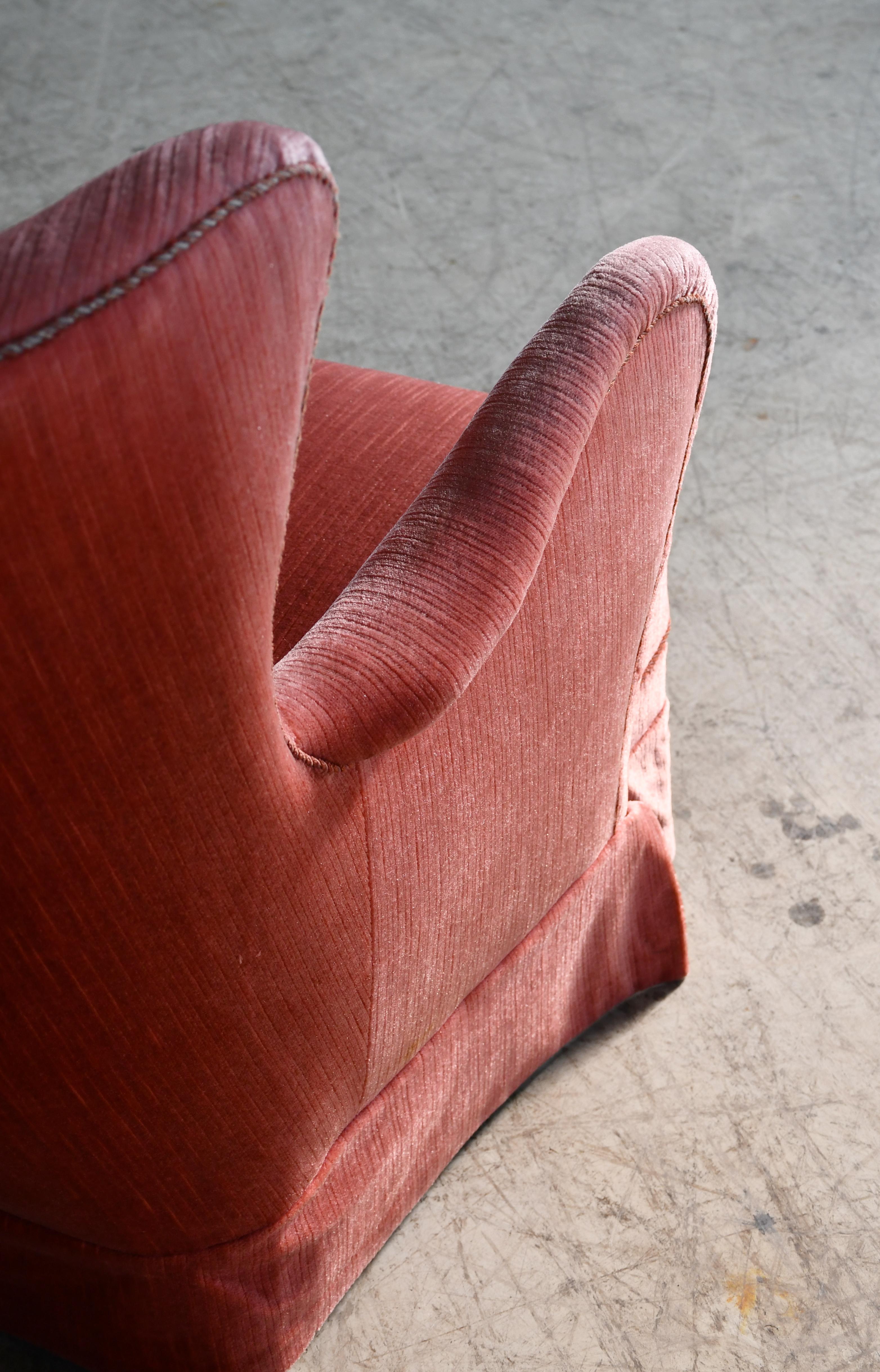 Mohair Peter Hvidt Orla Molgaard Style Classic Danish 1950s Medium Size Lounge Chair en vente