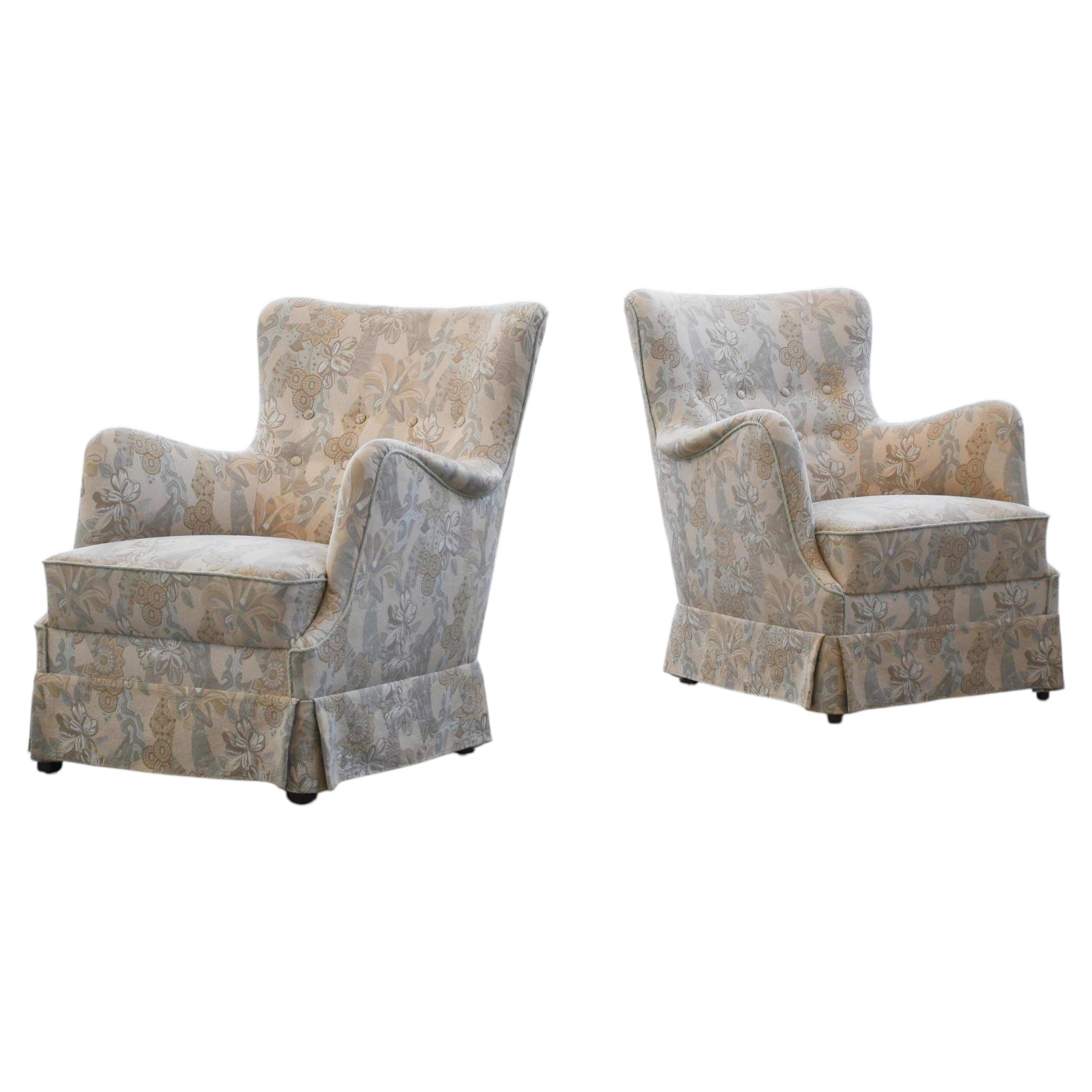 Peter Hvidt Pair of 1950s Lounge Chairs in Floral Fabric and Skirts For Sale