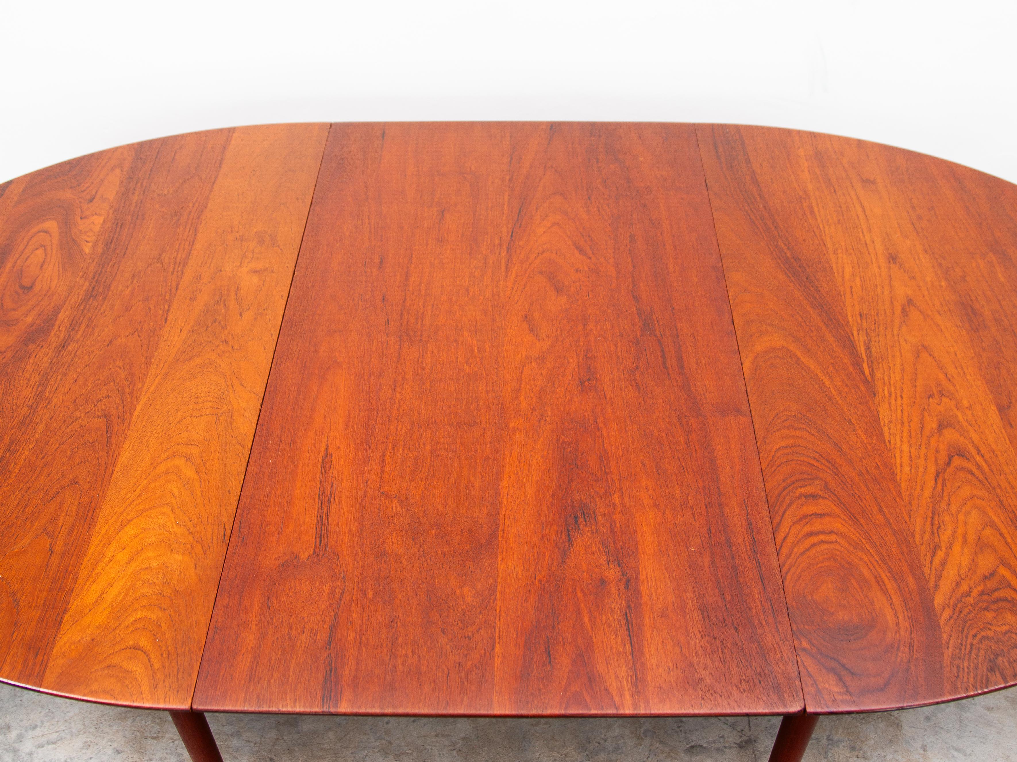 Peter Hvidt Round Extendable Solid Teak Dining Table, Made in Denmark, 1959 For Sale 3