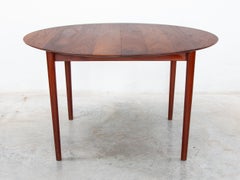 Peter Hvidt Runder ausziehbarer Esstisch aus massivem Teakholz, Made in Denmark, 1959