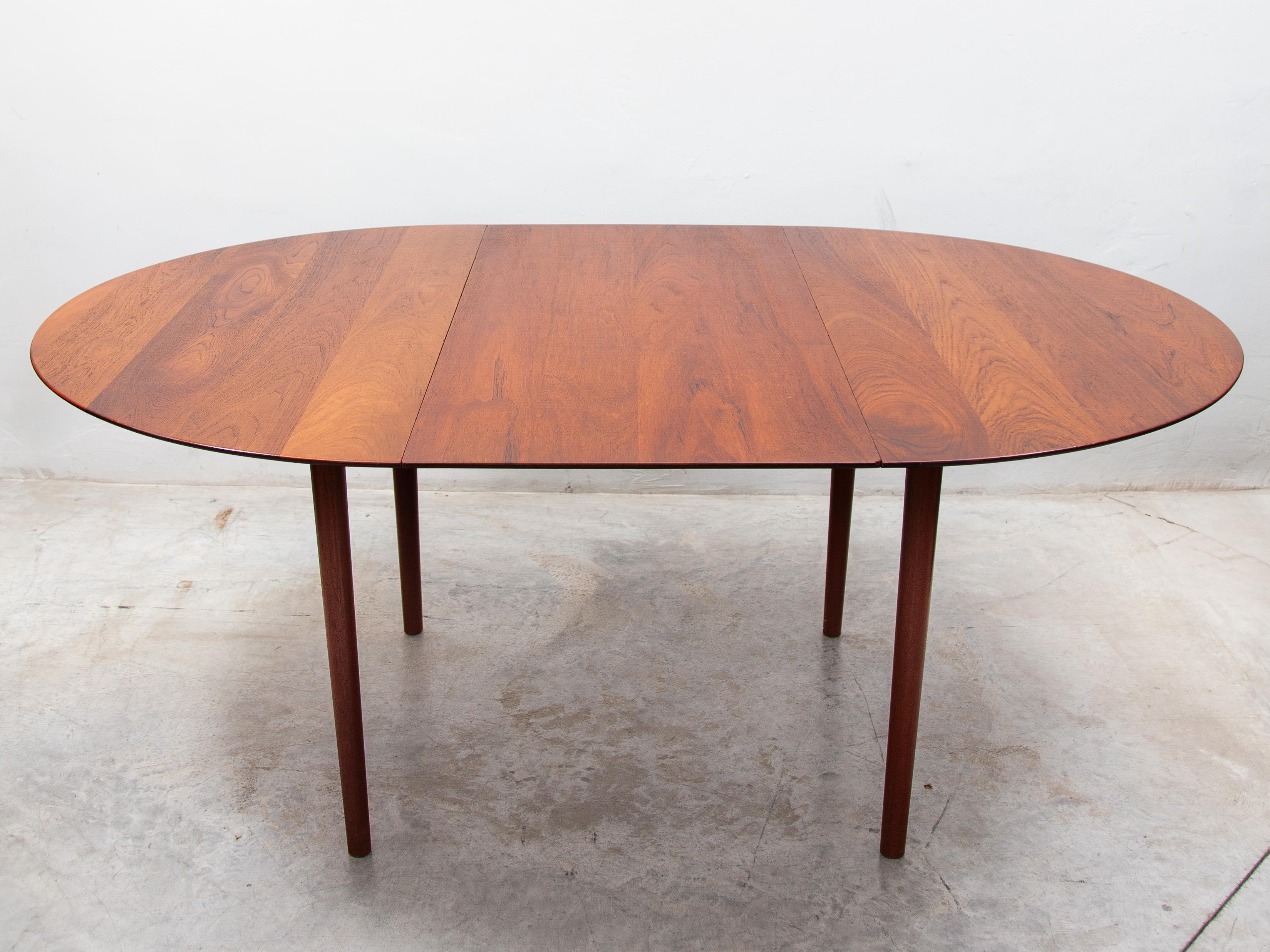 Mid-20th Century Peter Hvidt Round Extendable Solid Teak Dining Table, Made in Denmark, 1959 For Sale