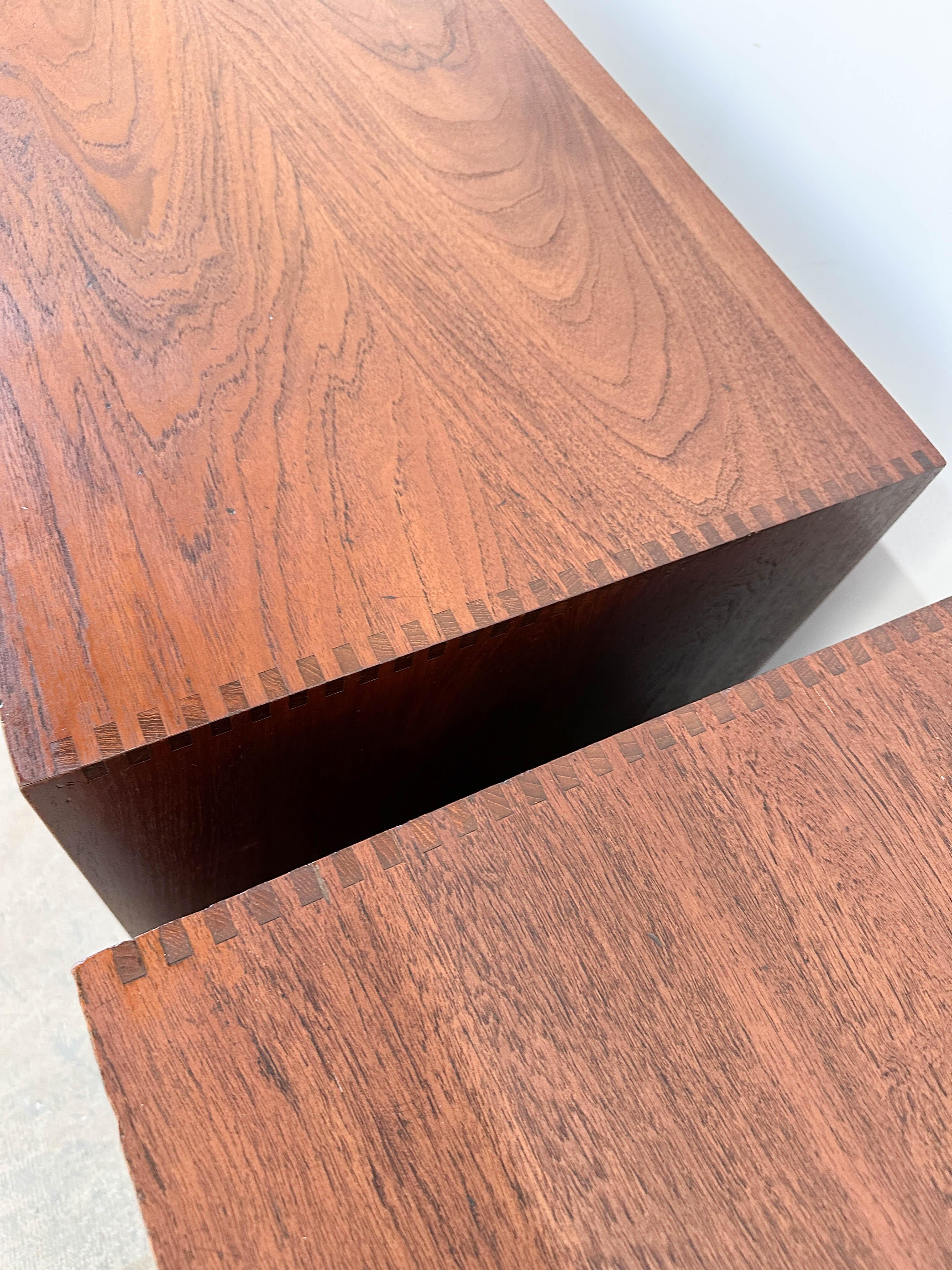 Tessuto a mano Comò in teak massello di Peter Hvidt in vendita
