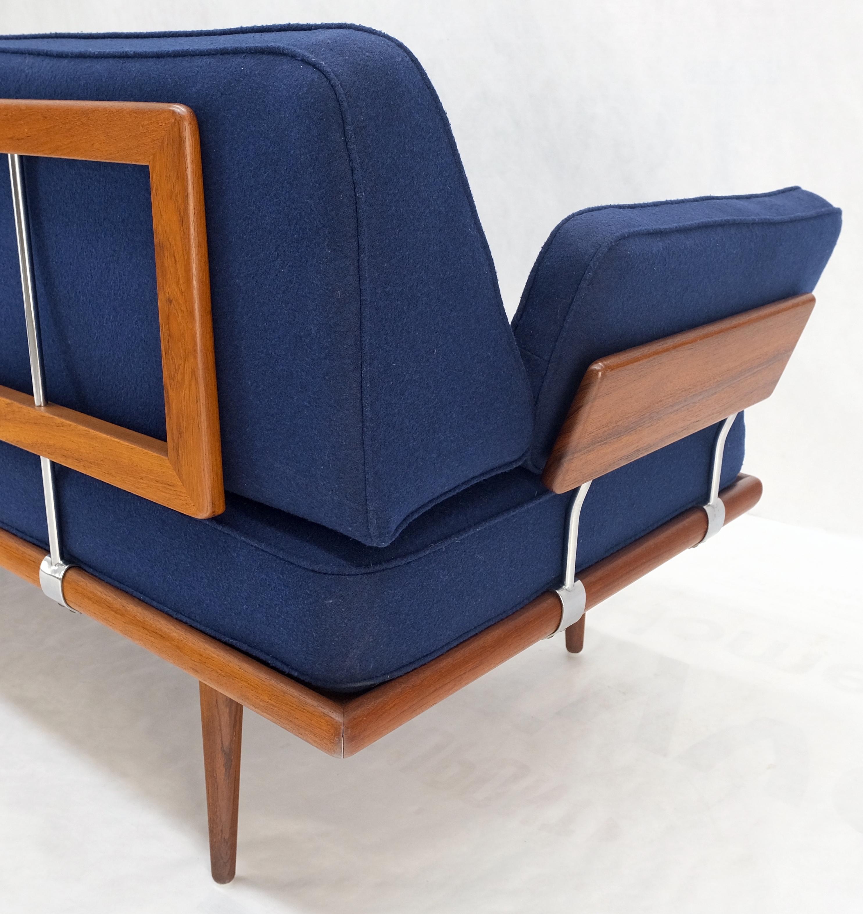Sofa en teck massif de Peter Hvidt, rembourrage en laine bleue d'origine Springs Mint ! en vente 5