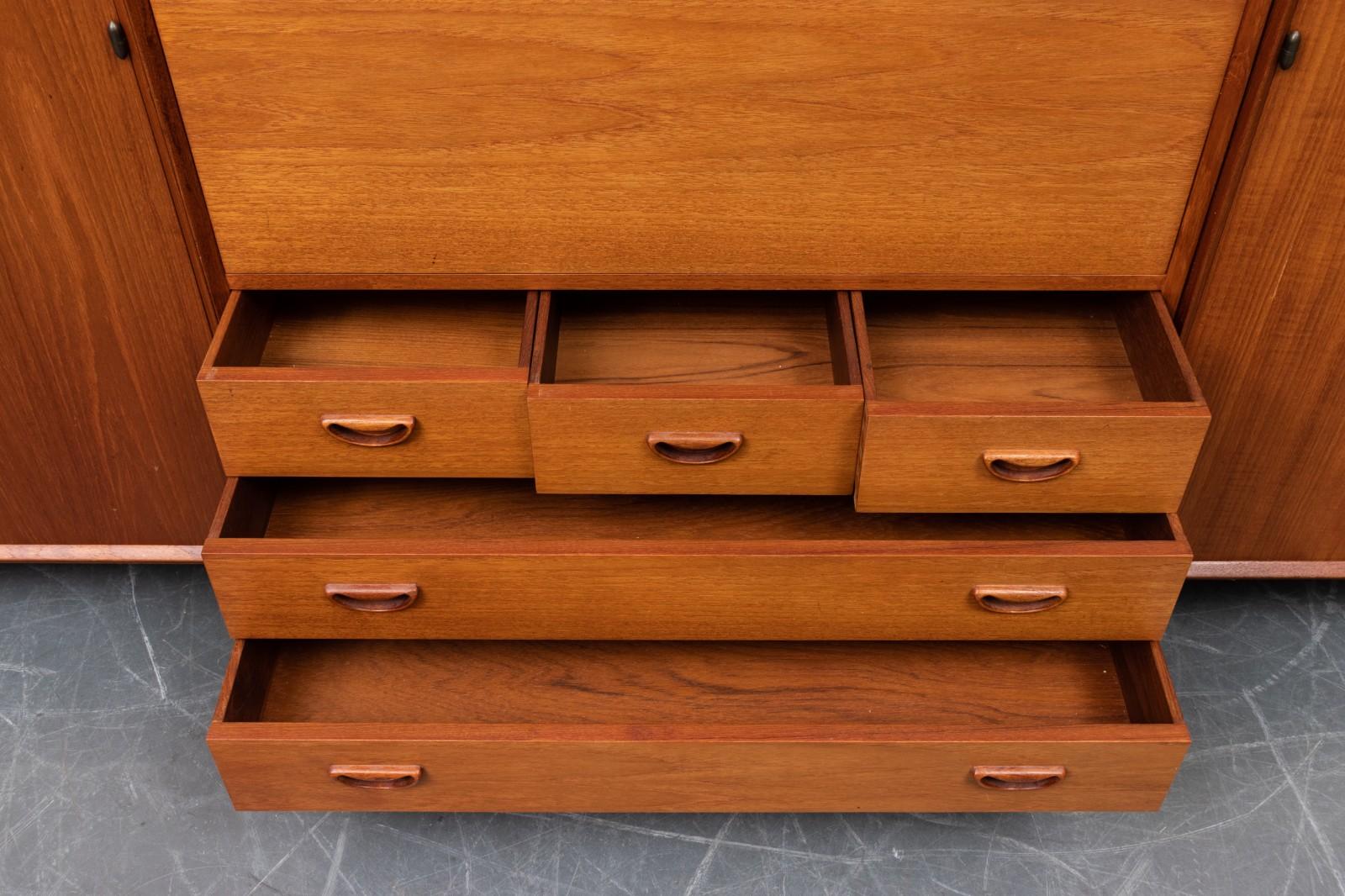 20th Century Peter Hvidt Solid Teak Three Bay Modular Bookcase or Wall Unit by Soborg