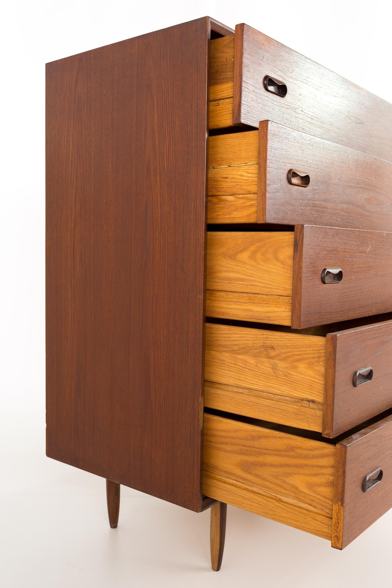 Peter Hvidt Style Midcentury Danish Teak 5-Drawer Highboy Dresser Chest In Excellent Condition In Countryside, IL