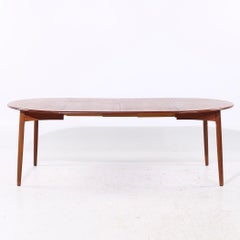 Peter Hvidt Style Mid Century Danish Teak Expanding Dining Table with 2 Leaves
