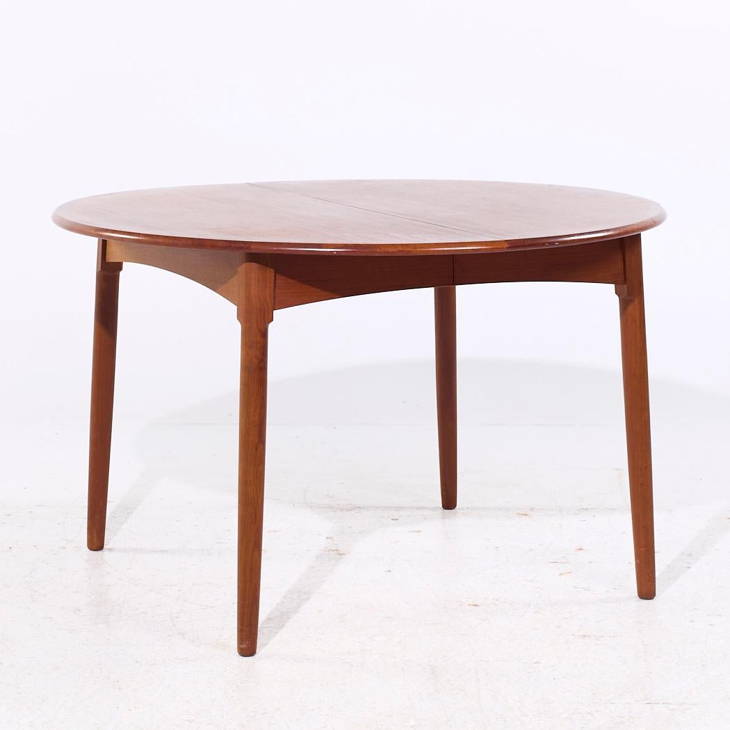 Mesa de comedor extensible de teca danesa de mediados de siglo, estilo Peter Hvidt, con 2 hojas en Bueno estado para la venta en Countryside, IL