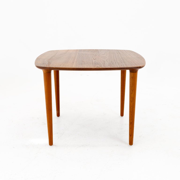 Mid-Century Modern Peter Hvidt Style Mid Century Danish Teak Side End Table For Sale