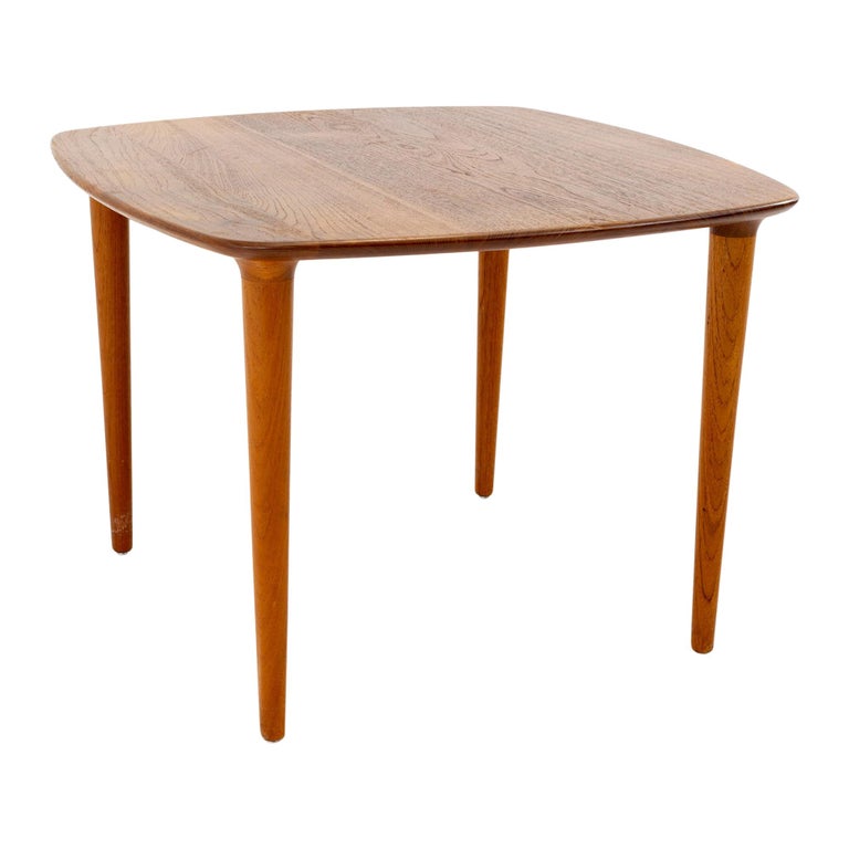 Peter Hvidt Style Mid Century Danish Teak Side End Table For Sale