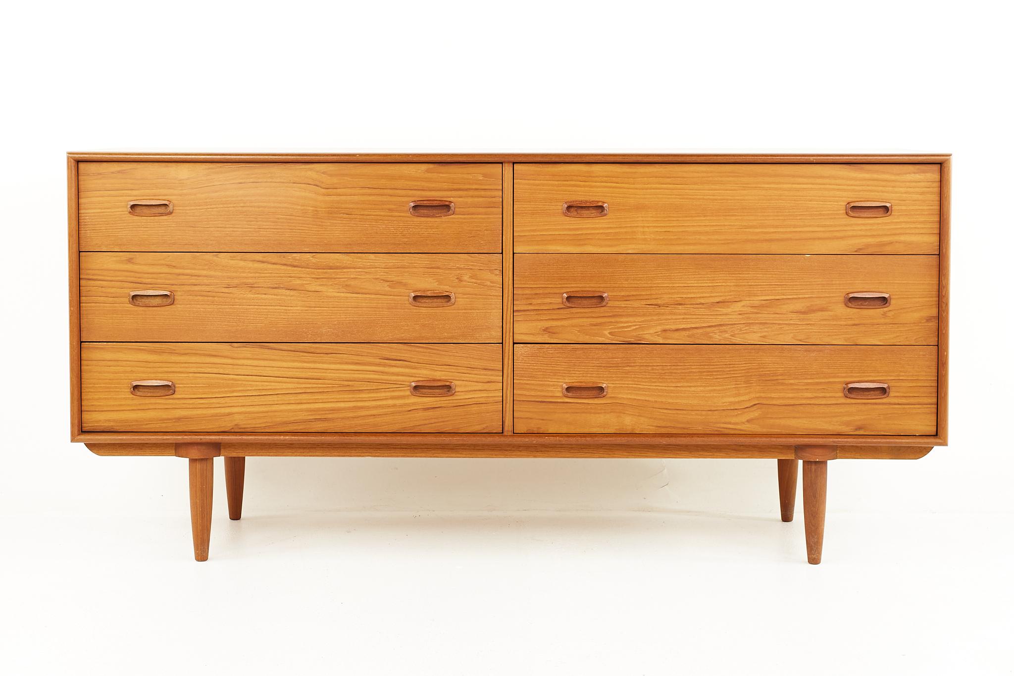 Peter Hvidt style mid century teak 6 drawer lowboy dresser

The dresser measures: 63 wide x 18.5 deep x 30 inches high

All pieces of furniture can be had in what we call restored vintage condition. That means the piece is restored upon purchase