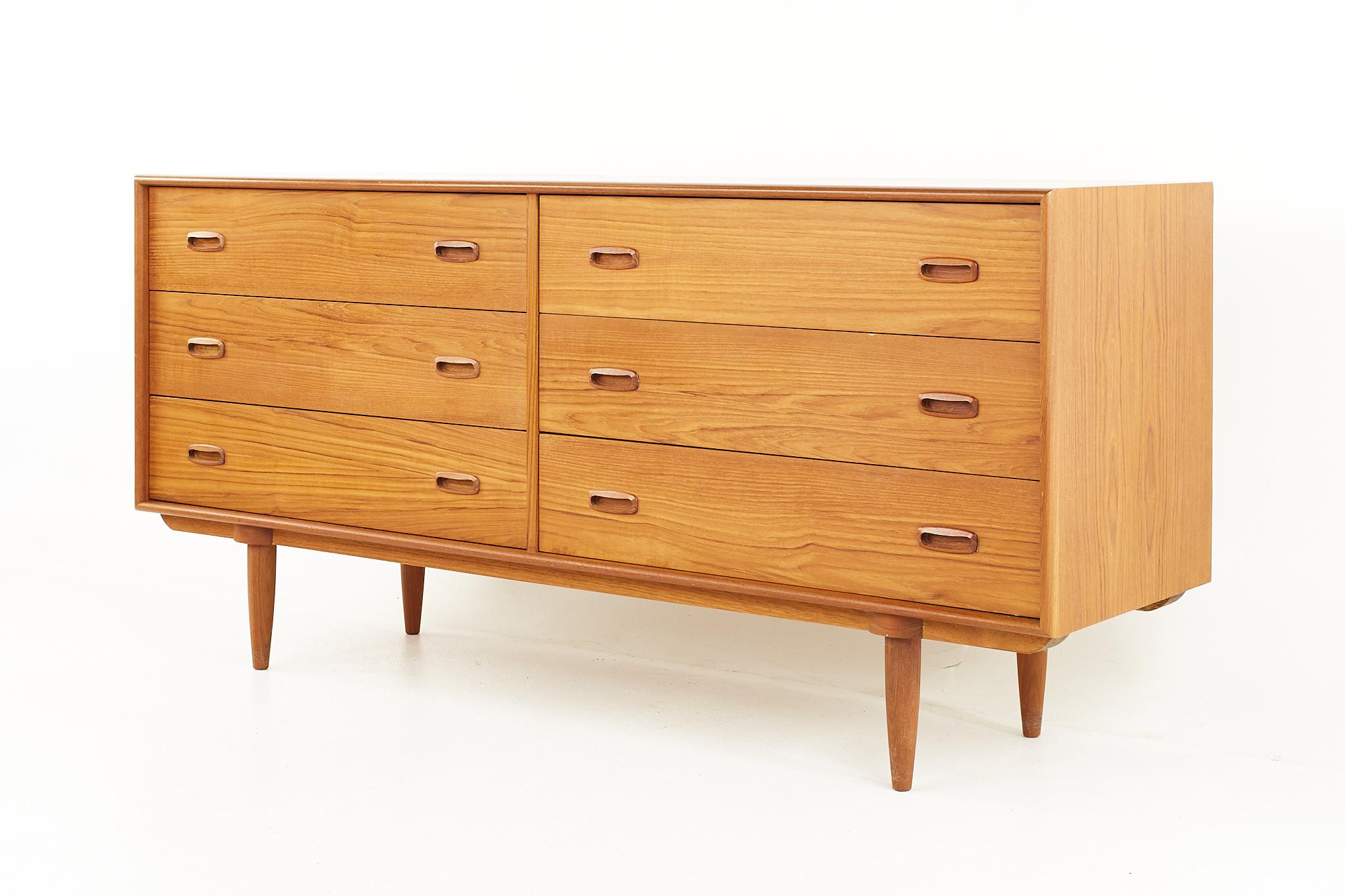 Mid-Century Modern Peter Hvidt Style Mid Century Teak 6 Drawer Lowboy Dresser