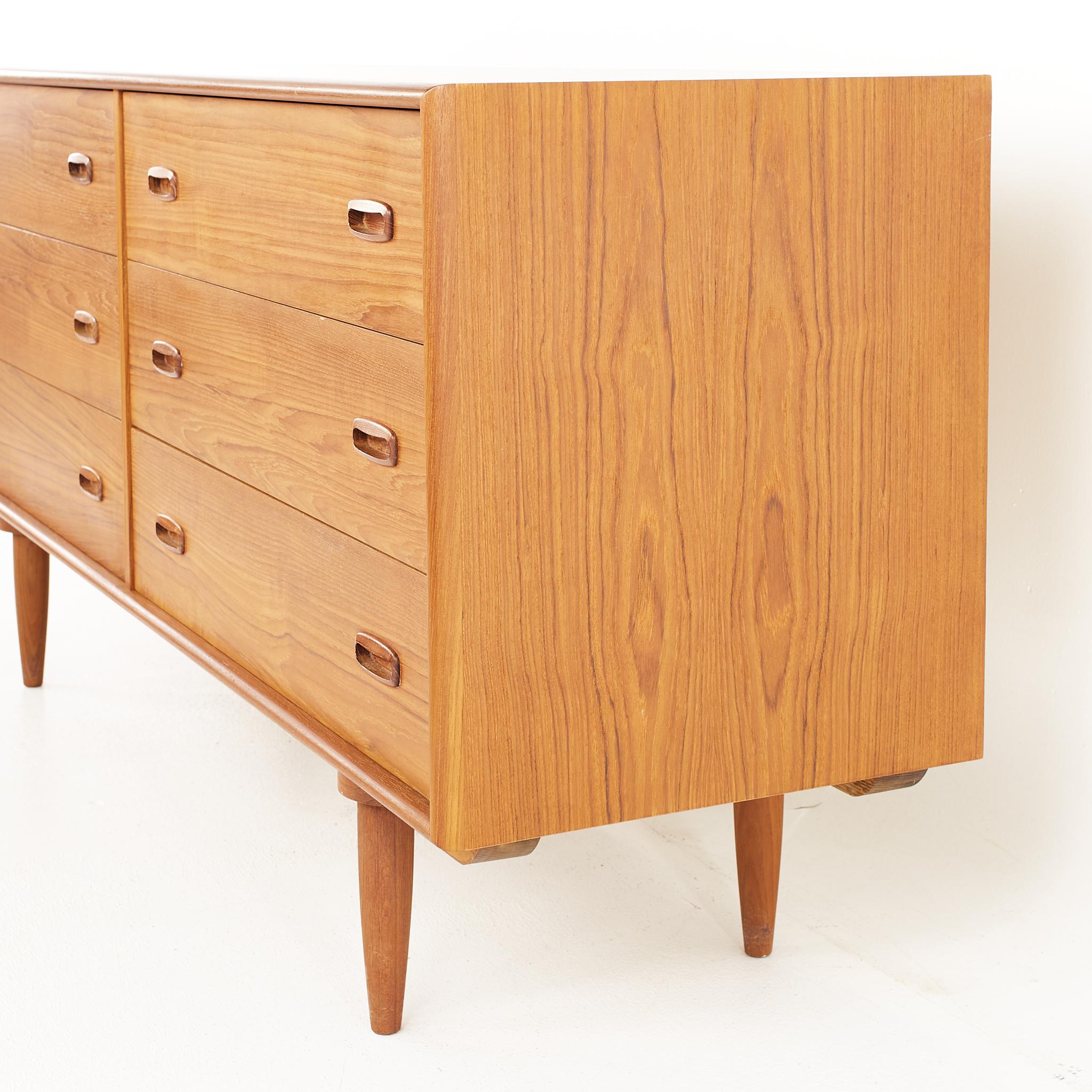 Danish Peter Hvidt Style Mid Century Teak 6 Drawer Lowboy Dresser
