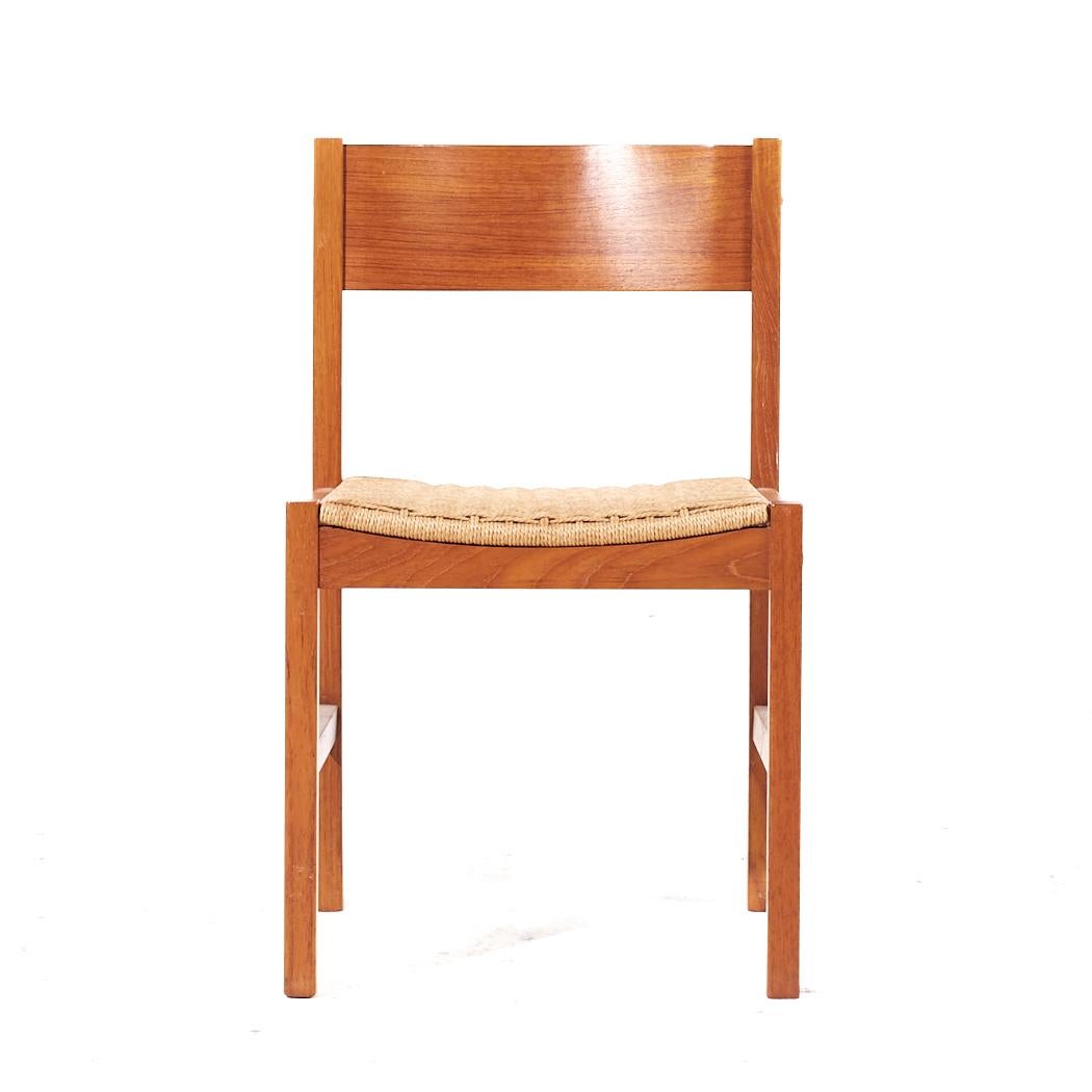 Sedie da pranzo in teak del medio secolo in stile Peter Hvidt - Set di 4 In condizioni buone in vendita a Countryside, IL
