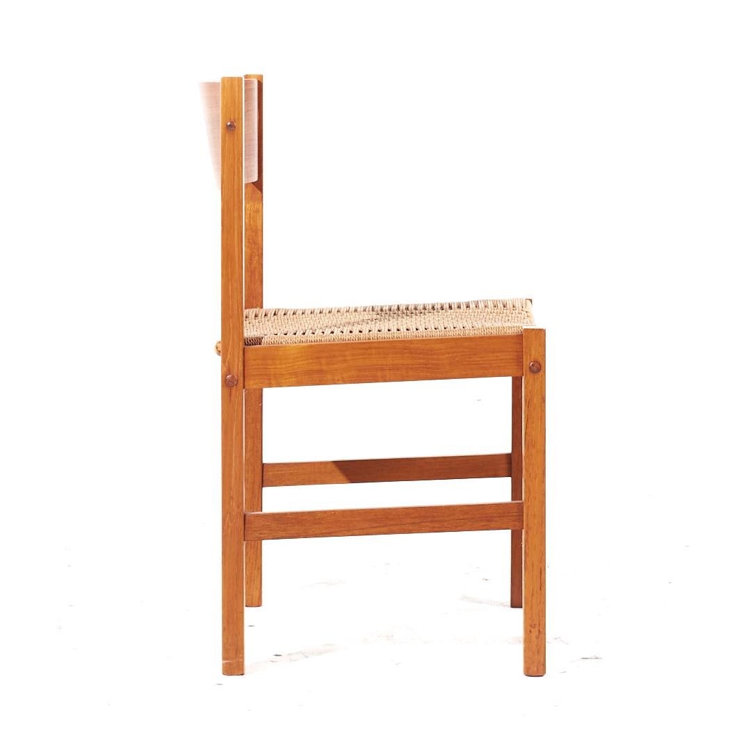 Rattan Sedie da pranzo in teak del medio secolo in stile Peter Hvidt - Set di 4 in vendita