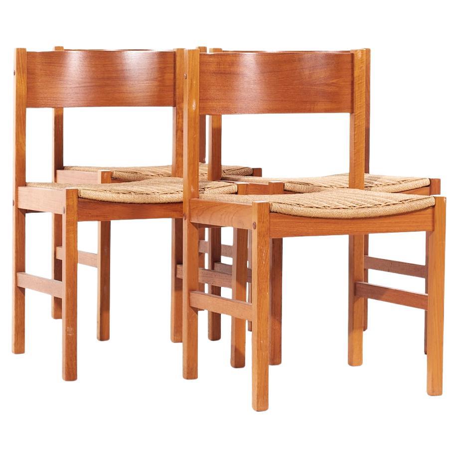 Sedie da pranzo in teak del medio secolo in stile Peter Hvidt - Set di 4