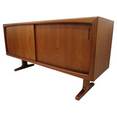 Credenza in teak in stile Peter Hvidt Danimarca
