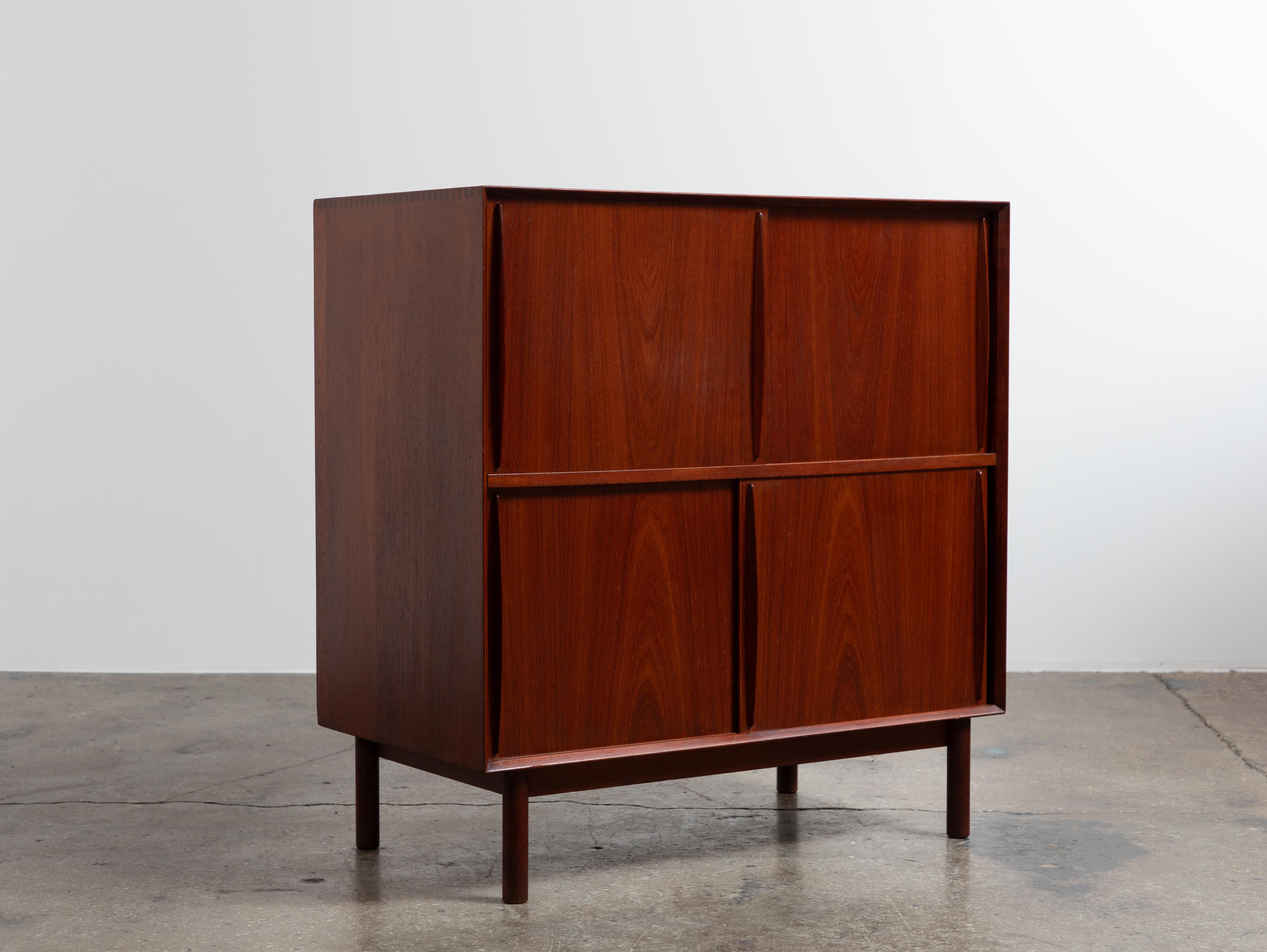 Mid-Century moderno Armadio a tamburo Peter Hvidt in vendita