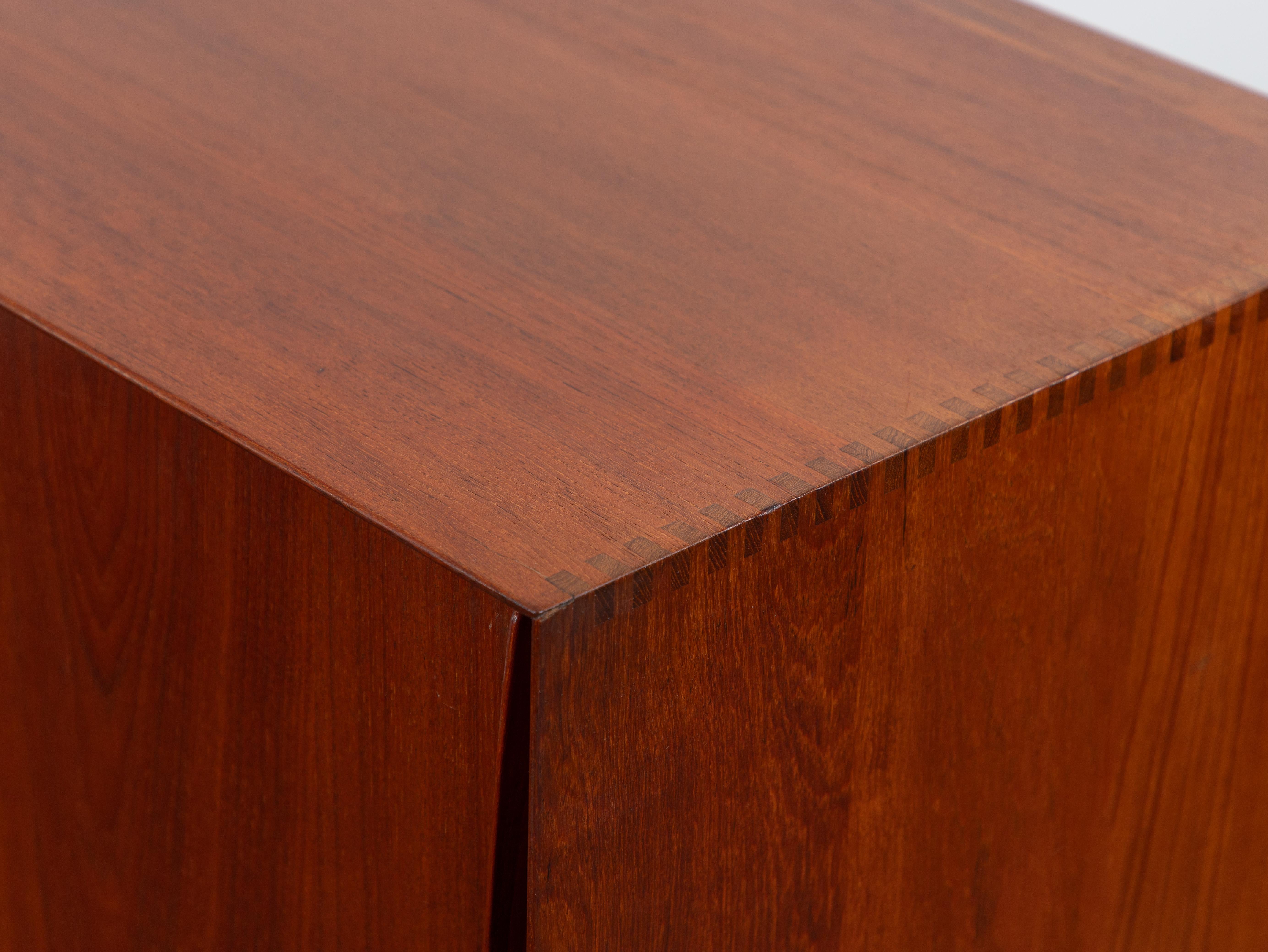 Teak Armadio a tamburo Peter Hvidt in vendita