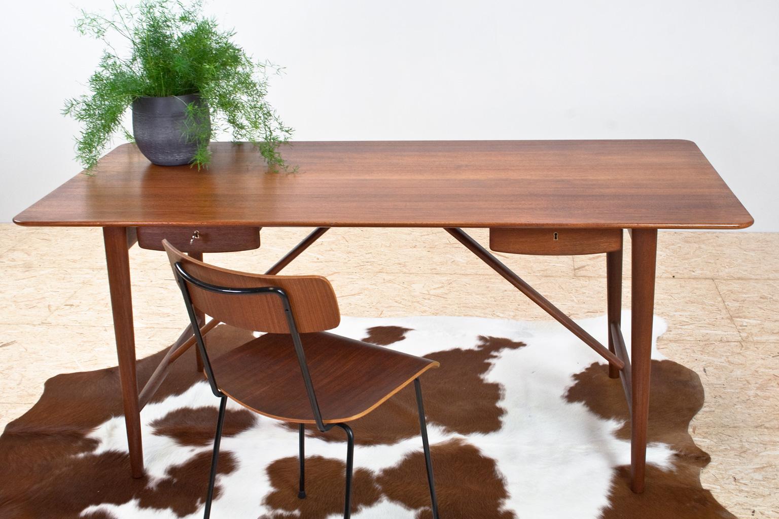 Scandinavian Modern Peter Hvidt Teak Desk Danish Mid-Century Modern, Vintage 1955