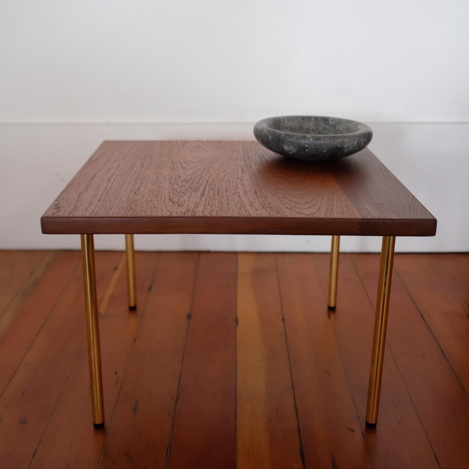 Peter Hvidt Teak Side Table with Brass Legs, 1950s (Skandinavische Moderne) im Angebot