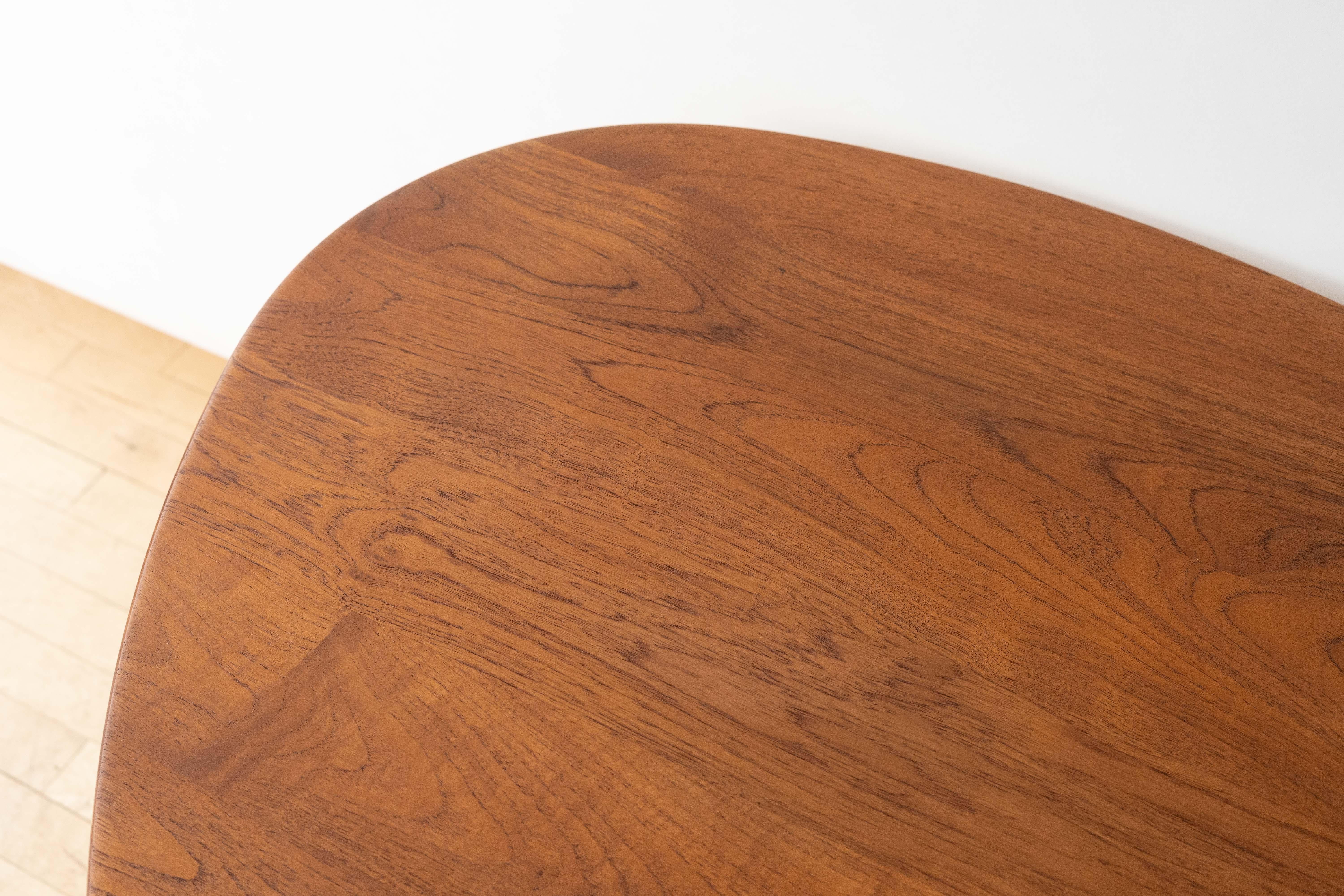 Peter Hvidt Triangular Teak Coffee Table In Good Condition For Sale In Cambridge, US