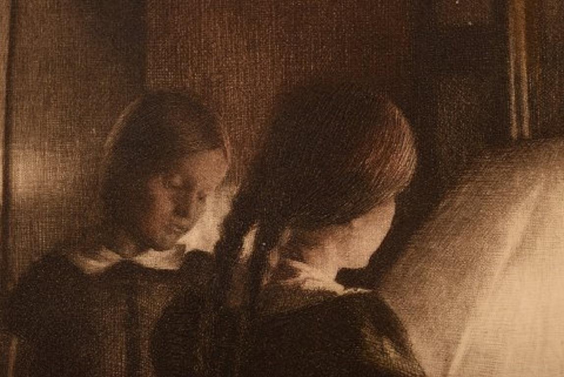 Peter Ilsted, Interior con dos niñas al piano, Aguafuerte en Bueno estado para la venta en Copenhagen, DK