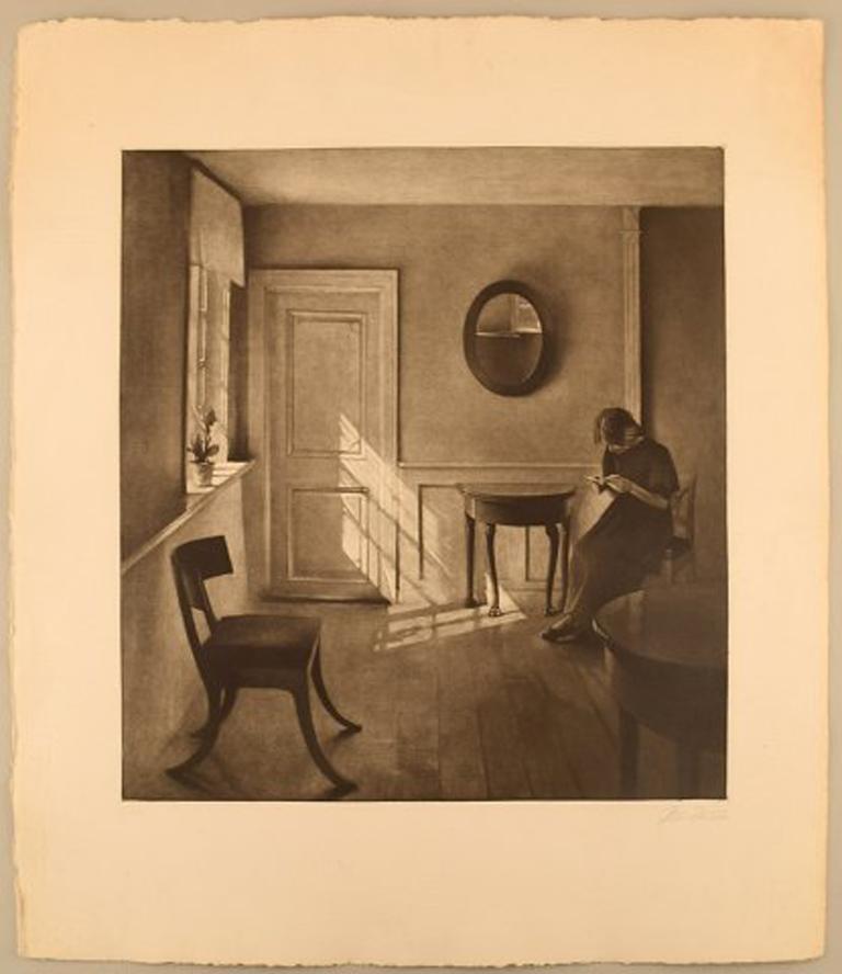 Peter Ilsted (1861-1933). Interior with reading woman. Mezzotinte.
Signed in hand with pencil: Peter Ilsted.
Visible size: 40.5 cm x 37.5 cm. Total dimensions: 71 cm x 66 cm.
In perfect condition.