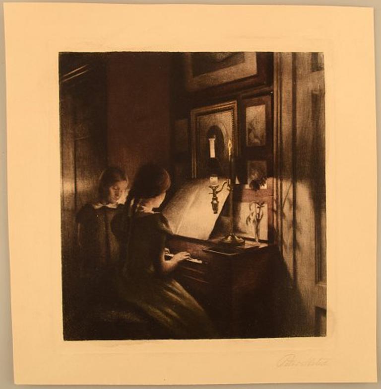 Peter Ilsted, Interior with two girls at the piano. Signed Peter Ilsted. Mezzotint in colors.
Visible size 21.5 cm x 20 cm. Total dimensions: 28.5 cm x 28 cm.
In very good condition.