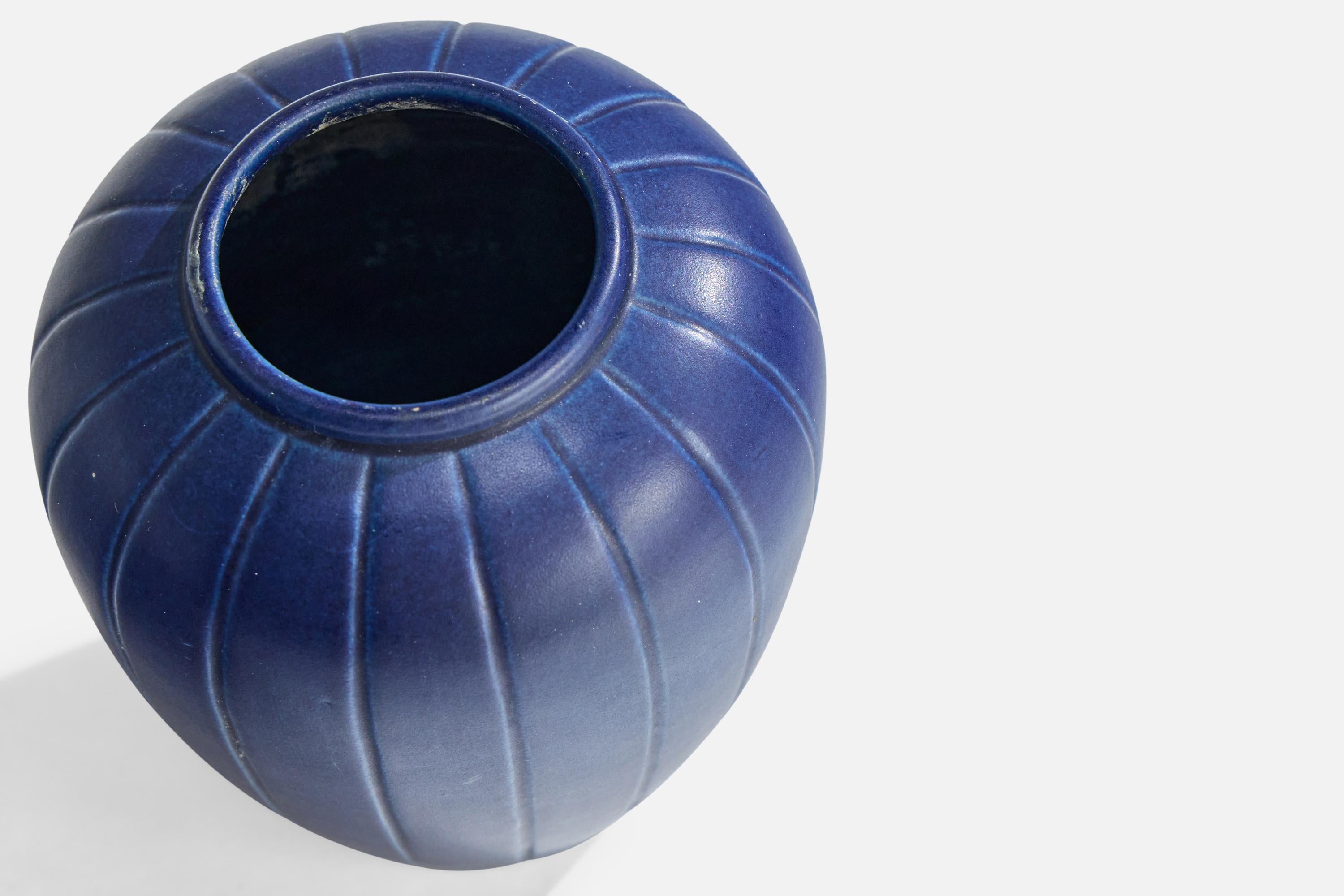 Danish Peter Ipsen Enke, Vase, Ceramic, Denmark, 1940s For Sale