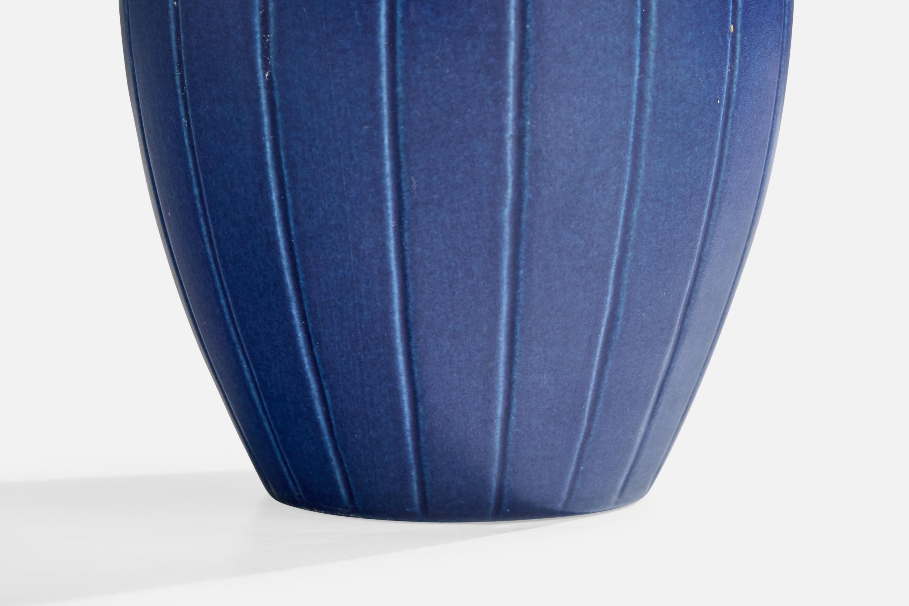 Mid-20th Century Peter Ipsen Enke, Vase, Ceramic, Denmark, 1940s For Sale