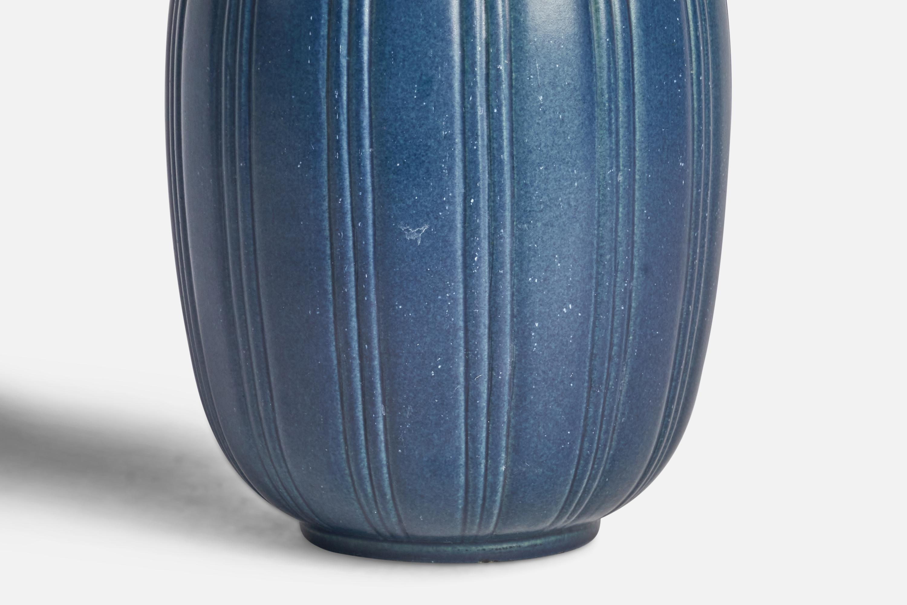 Peter Ipsens Enke, Vase, Stoneware, Denmark, 1940s In Good Condition For Sale In High Point, NC