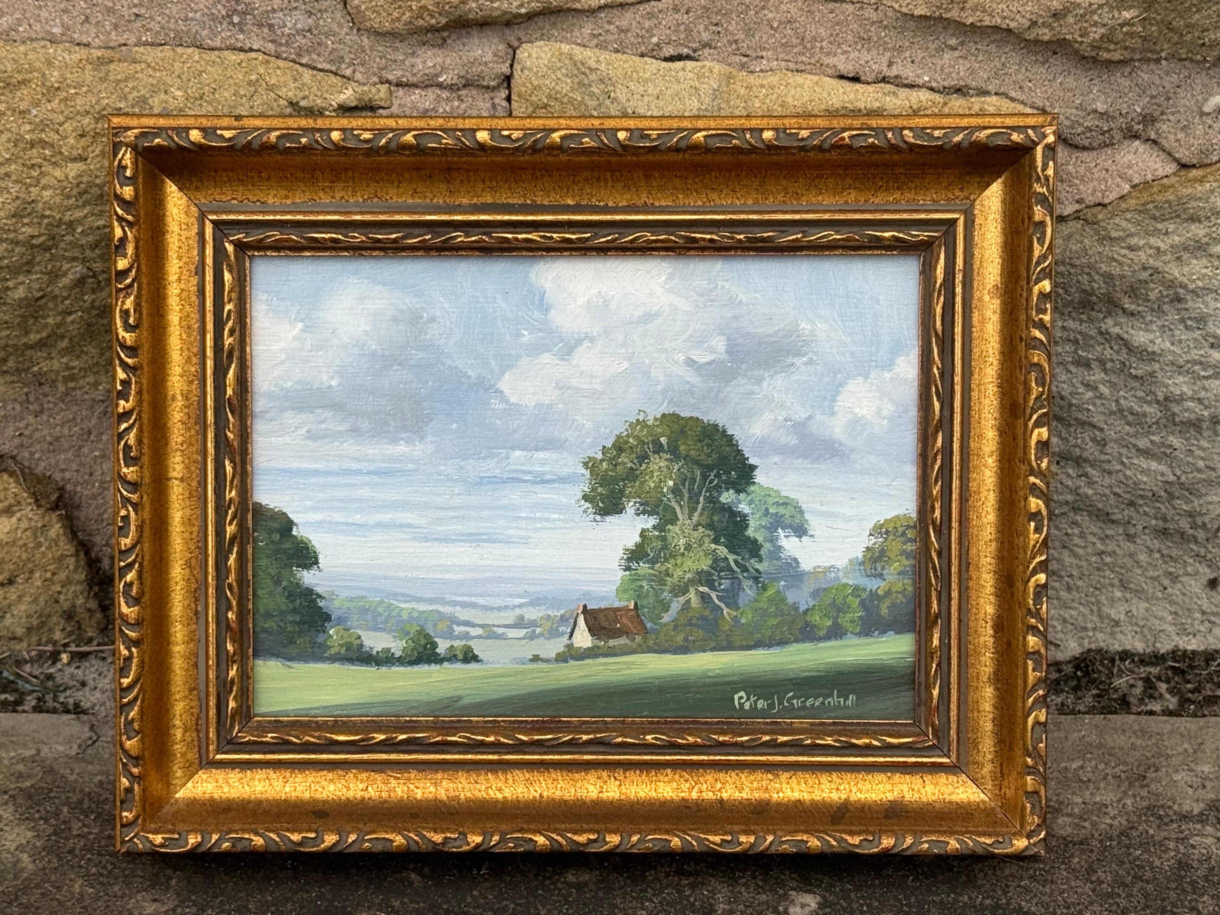 Miniatur Vintage Ölgemälde eines Bauernhauses in üppiger grüner englischer Landschaft (Realismus), Painting, von Peter J Greenhill