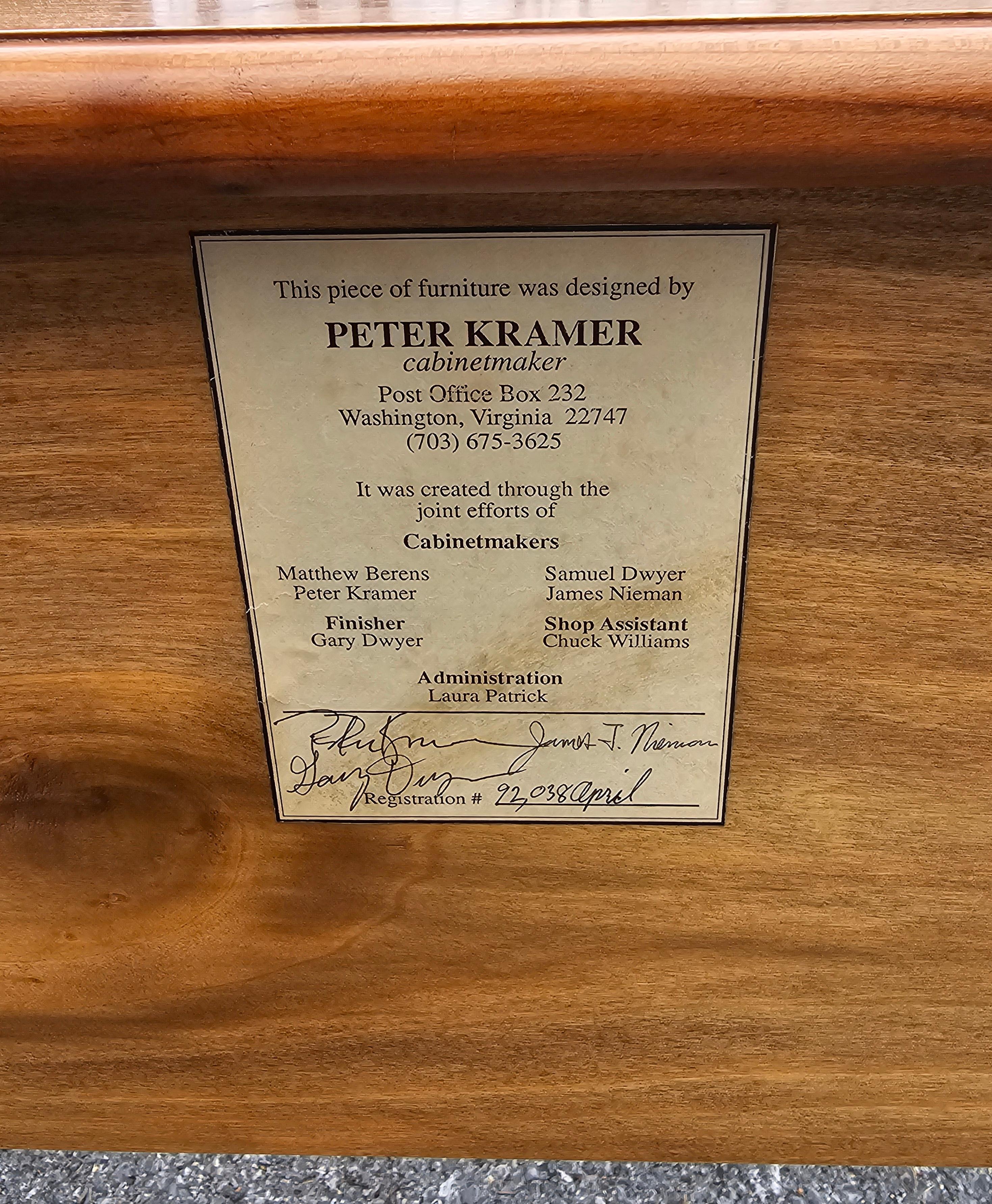 Buffet de chasse artisanal en bois fruitier Peter Kramer en vente 4