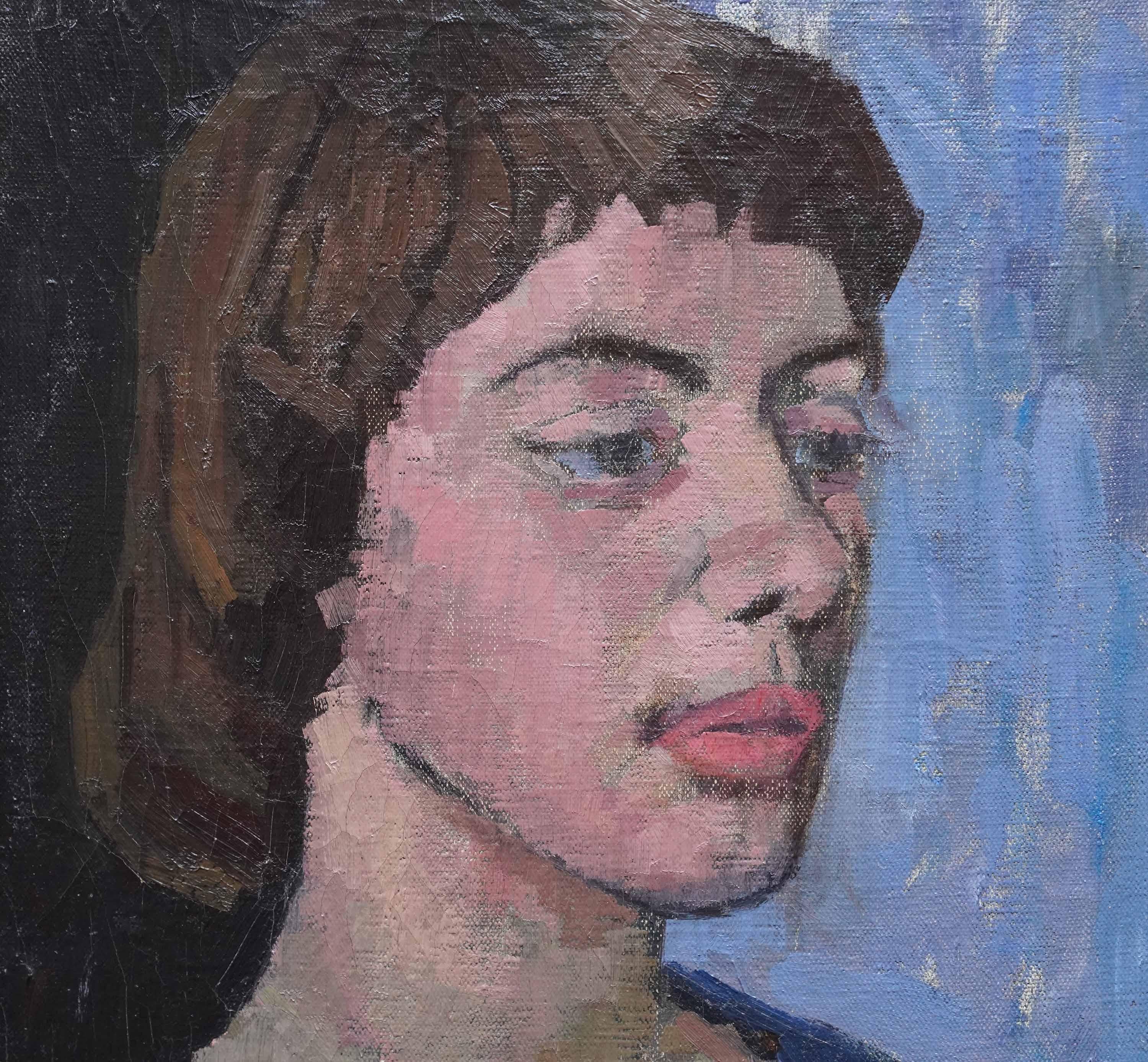 Portrait d'une jeune fille en robe bleue - peinture à l'huile britannique post-impressionniste des années 50 - Post-impressionnisme Painting par Peter L Field