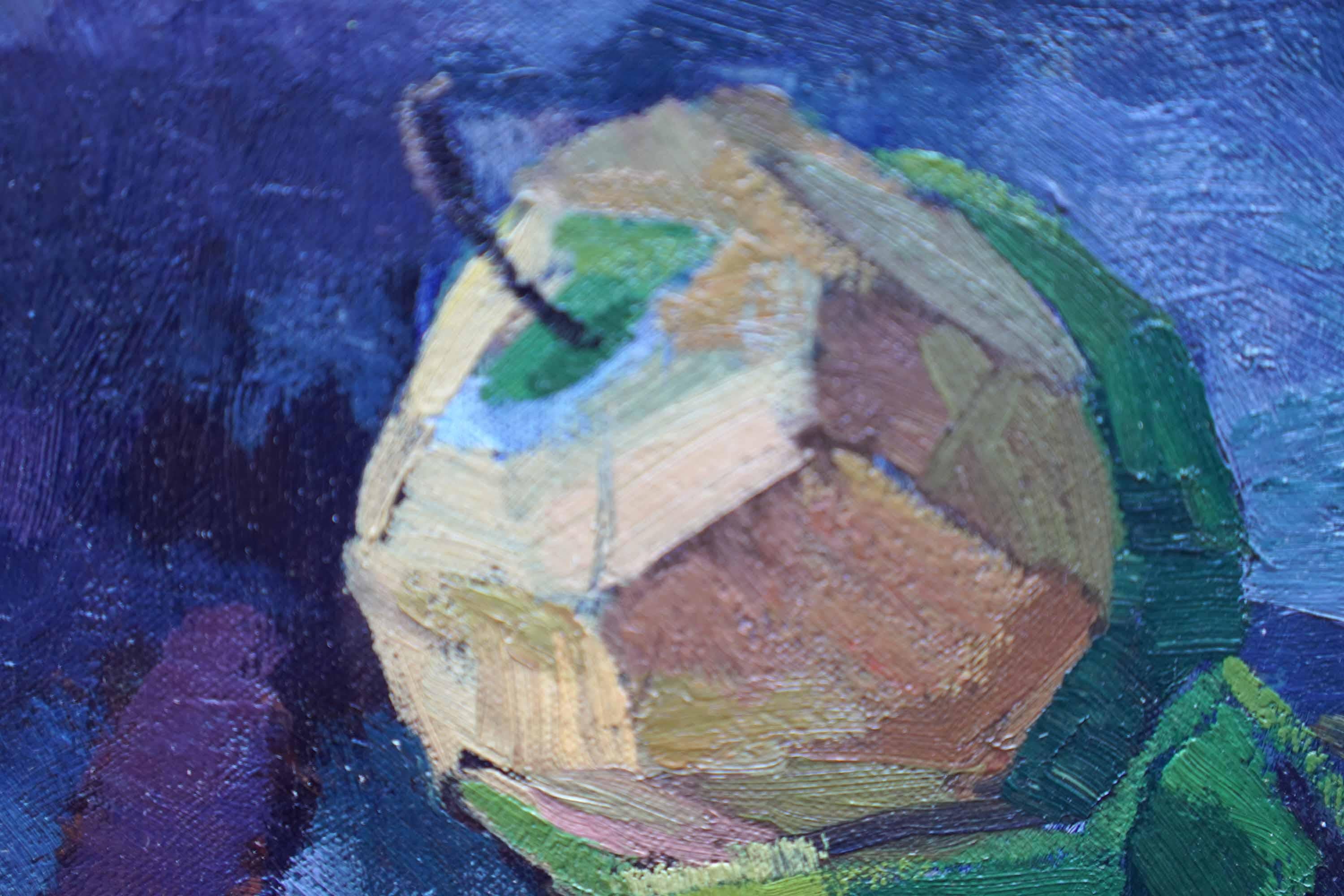 Stilleben mit grünen Äpfeln und Messer - Britisches postimpressionistisches Ölgemälde (Grau), Still-Life Painting, von Peter L Field
