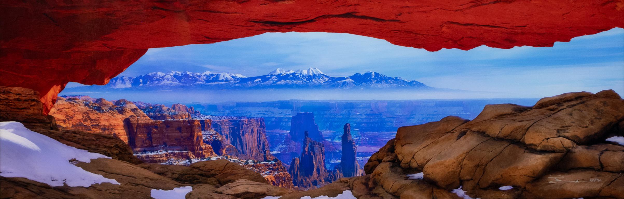 „Timeless Land“ Canyonlands Utah Limitierte Auflage Farb-Landschaftsfotografie – Photograph von Peter Lik
