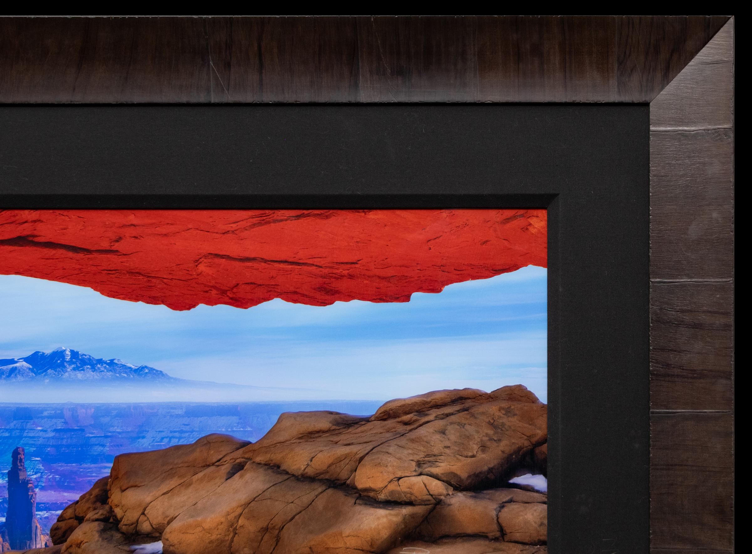 „Timeless Land“ Canyonlands Utah Limitierte Auflage Farb-Landschaftsfotografie (Zeitgenössisch), Photograph, von Peter Lik
