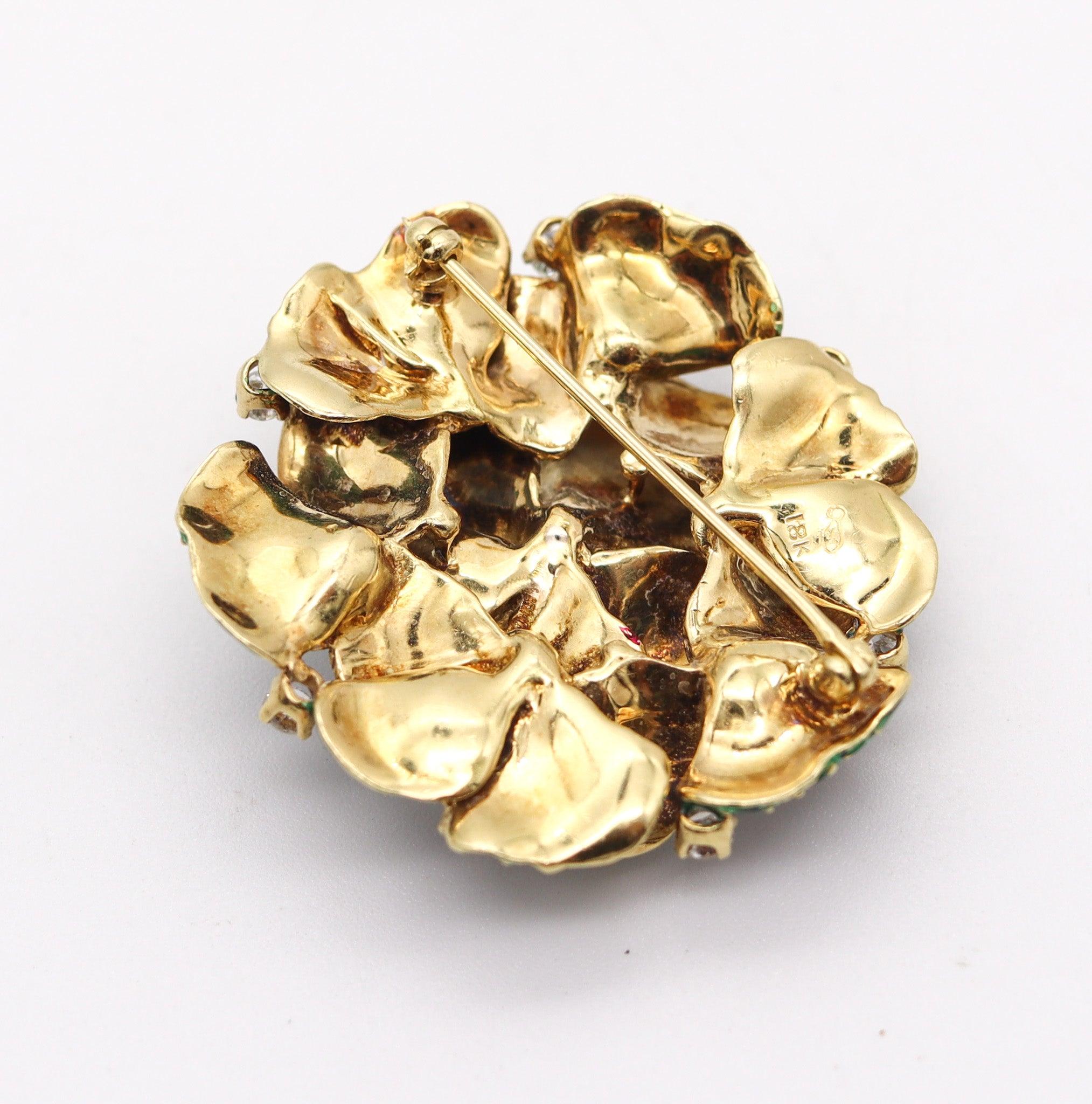 An enameled brooch designed by Peter Lindeman (1930-2024).

This is a gorgeous modernist brooch, created in New York City by the artist and goldsmith Peter Lindeman, back in the 1970. The beautiful brooch was carefully crafted in solid yellow gold