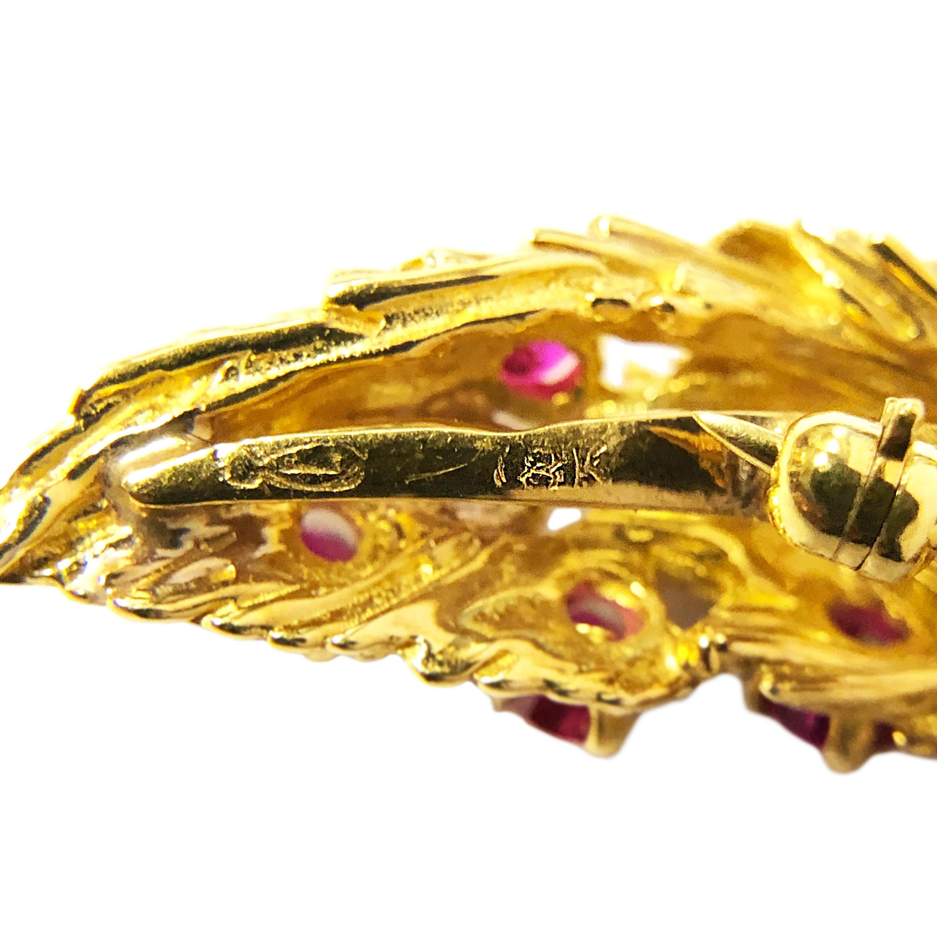 Peter Linderman Large Yellow Gold and Gem Set Fox Brooch In Excellent Condition In Chicago, IL