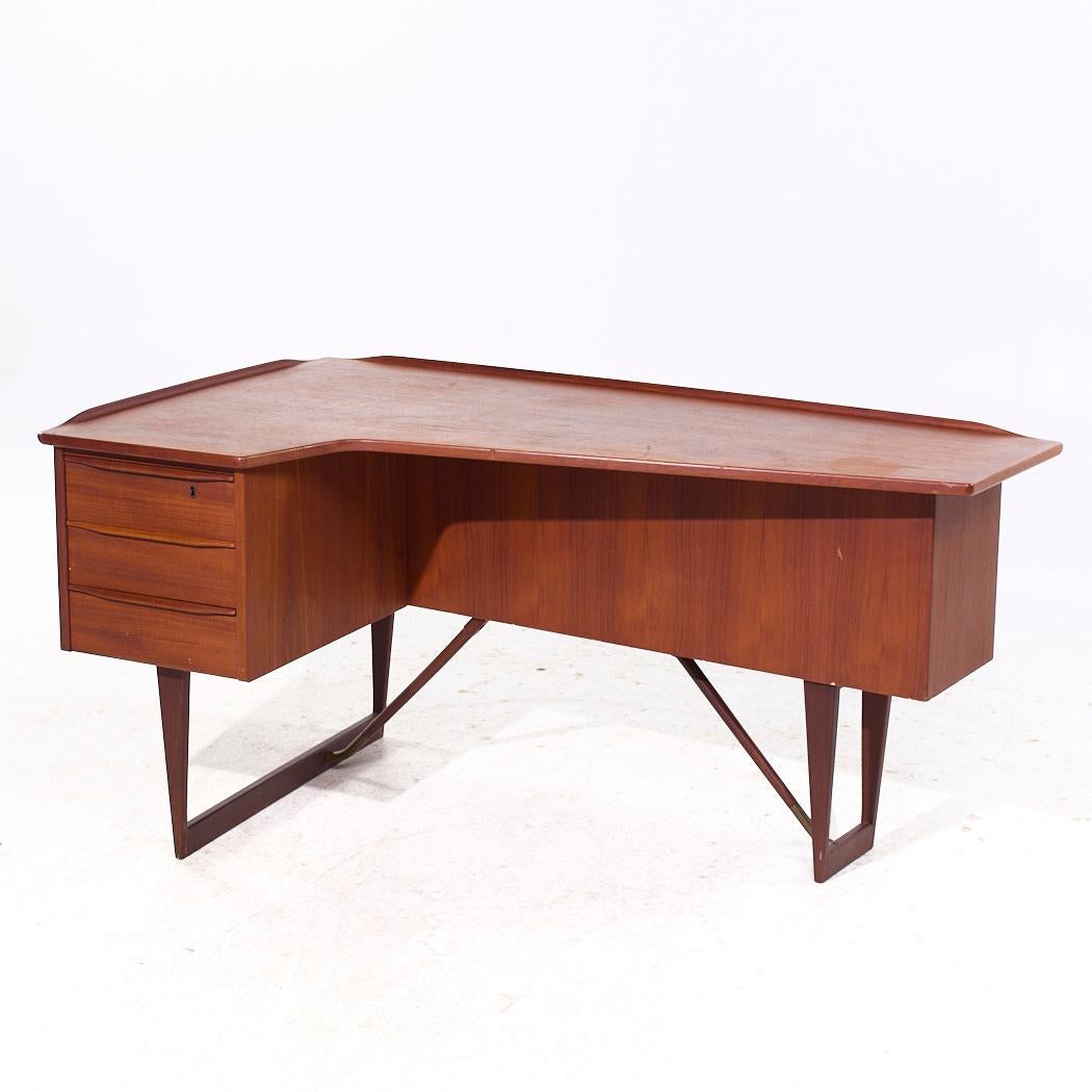 Mid-Century Modern Peter Lovig Mid Century Danish Teak Boomerang Desk For Sale