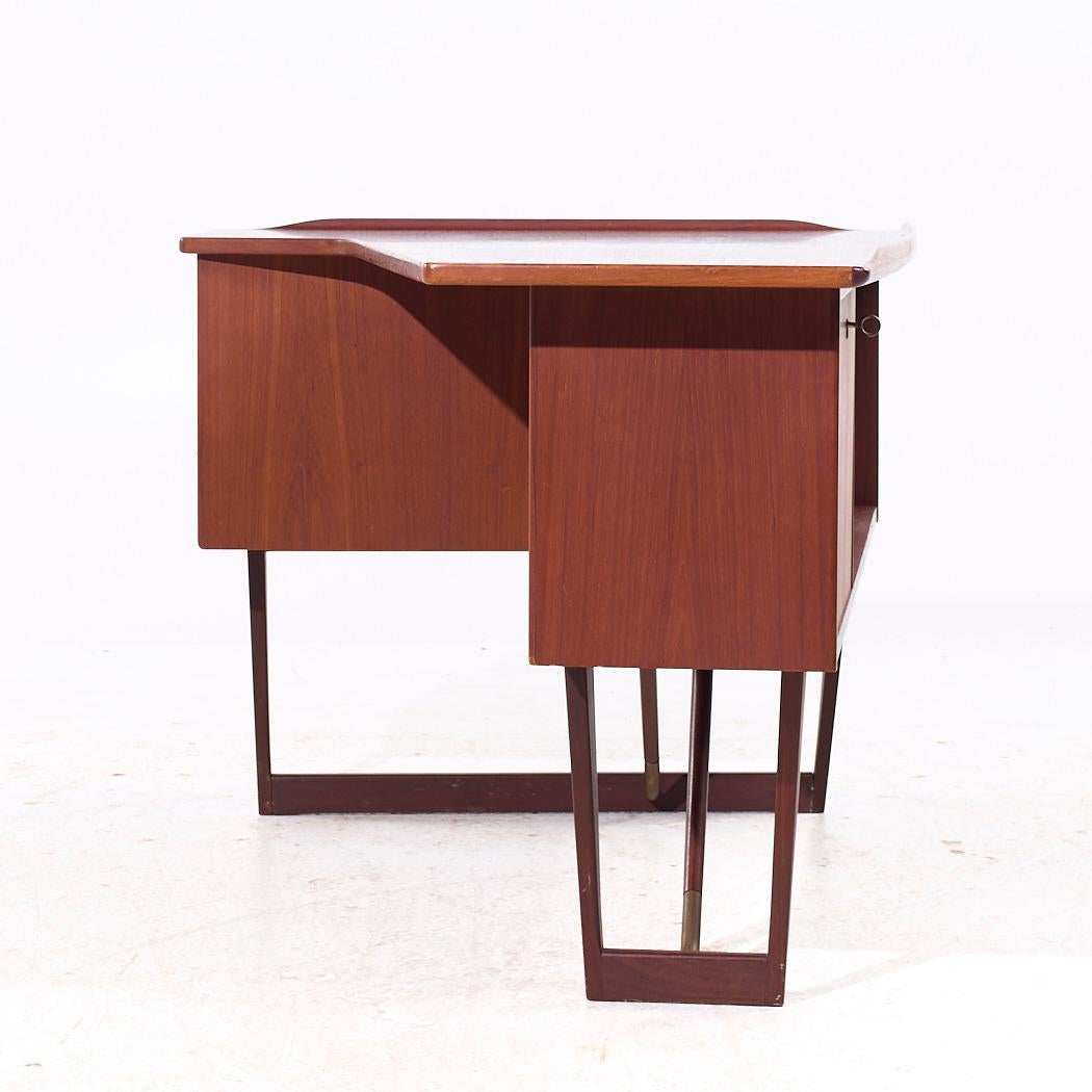 Peter Lovig Mid Century Danish Teak Boomerang Desk For Sale 2