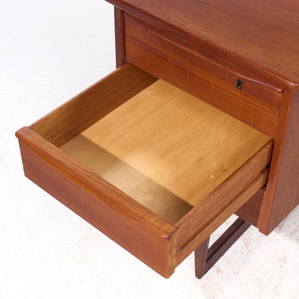 Peter Lovig Mid Century Danish Teak Boomerang Desk For Sale 4
