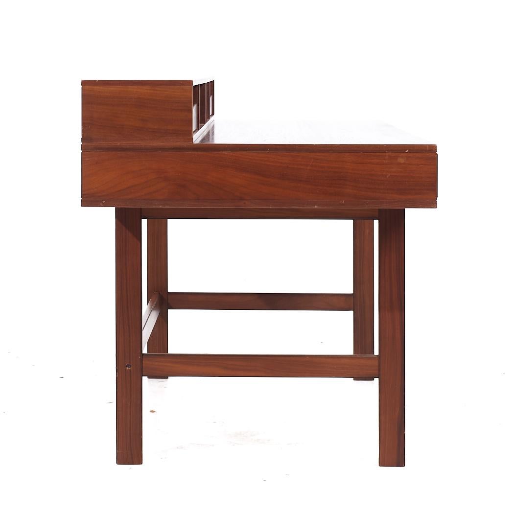 Peter Lovig Mid Century Danish Teak Flip Top Desk In Good Condition For Sale In Countryside, IL