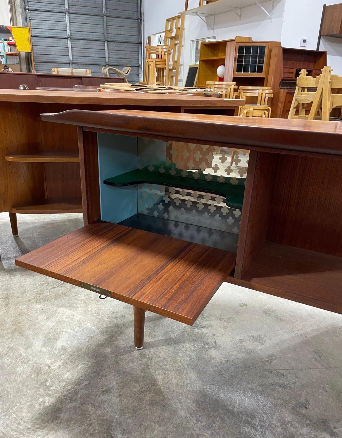 Bureau moderne danois Boomerang de Peter Lovig Nielsen en vente 2