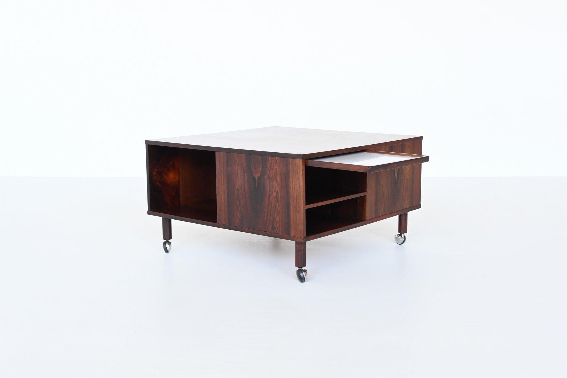Peter Lovig Nielsen cubus coffee table in rosewood Denmark 1960 In Good Condition In Etten-Leur, NL